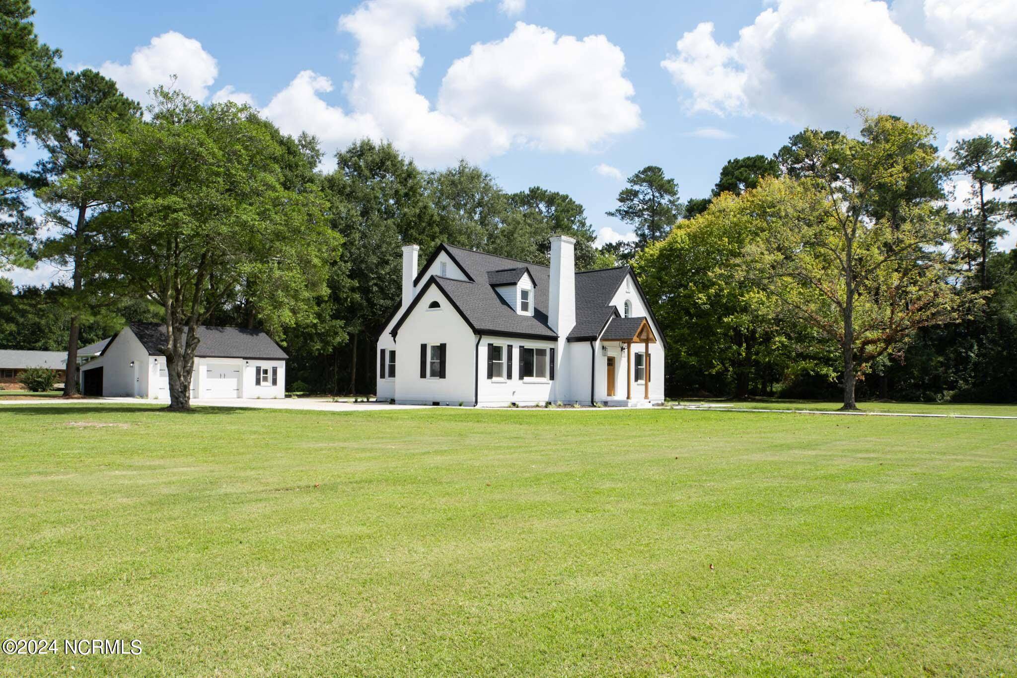 Roseboro, NC 28382,608 N East ST