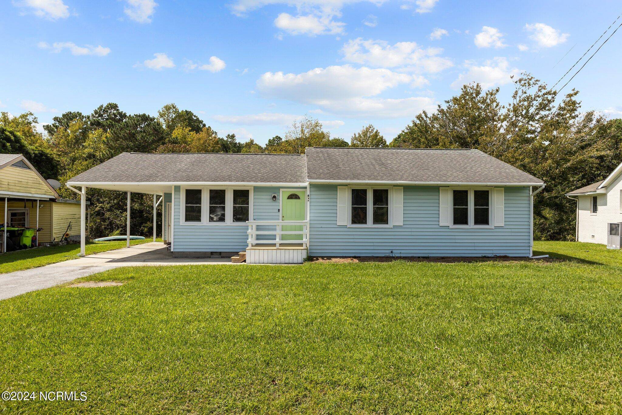 Swansboro, NC 28584,647 W Shore DR