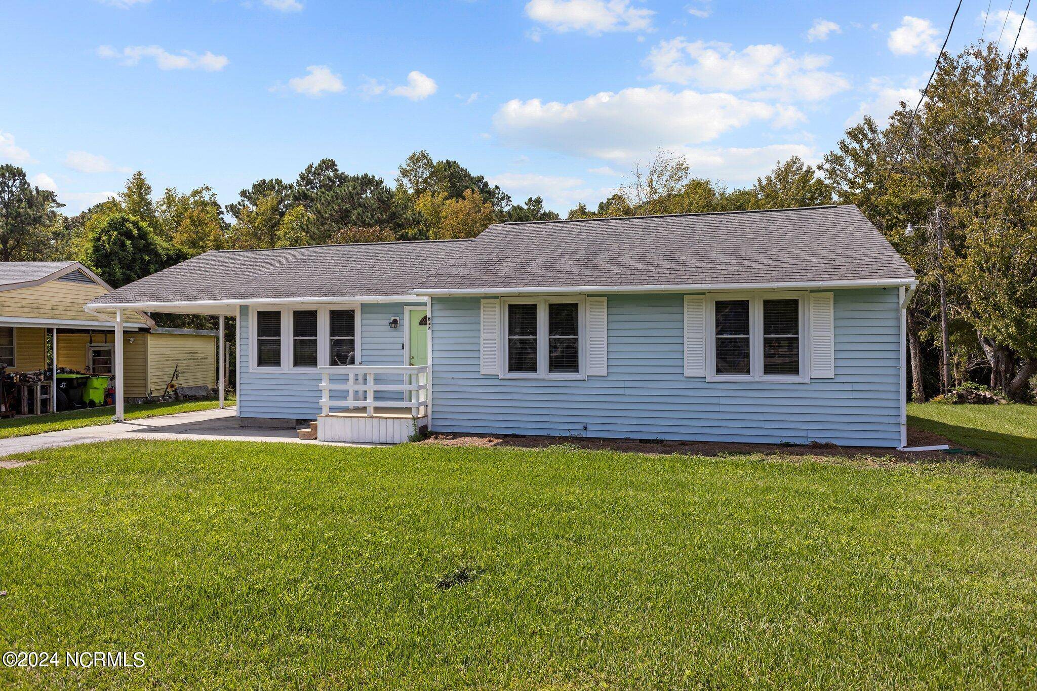 Swansboro, NC 28584,647 W Shore DR