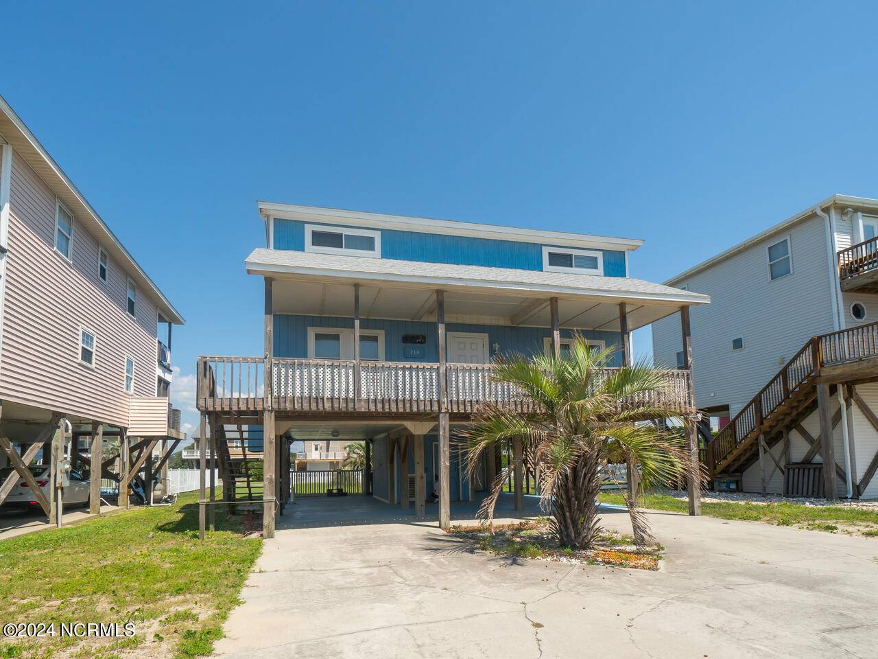 Oak Island, NC 28465,718 W Beach DR