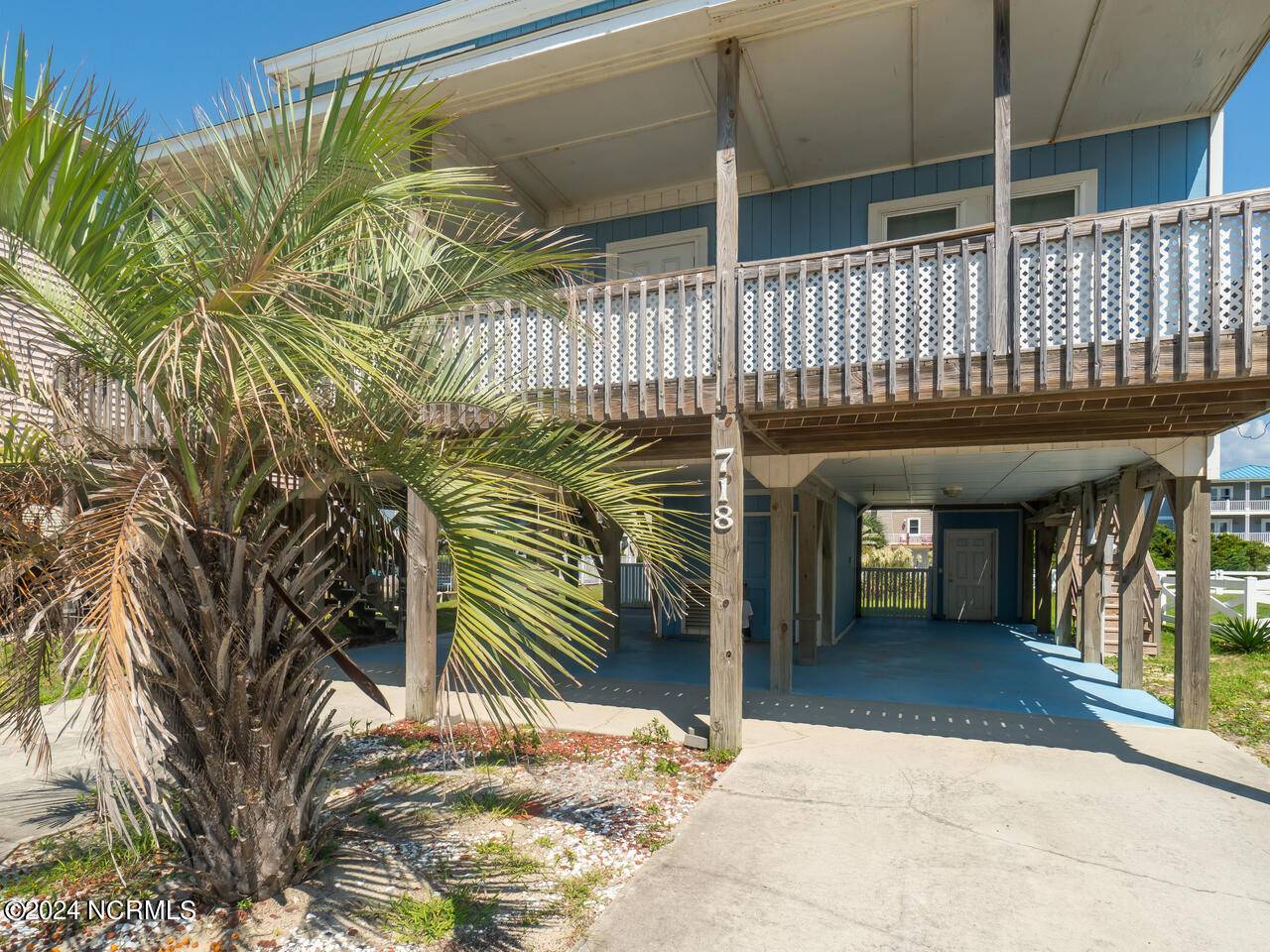 Oak Island, NC 28465,718 W Beach DR