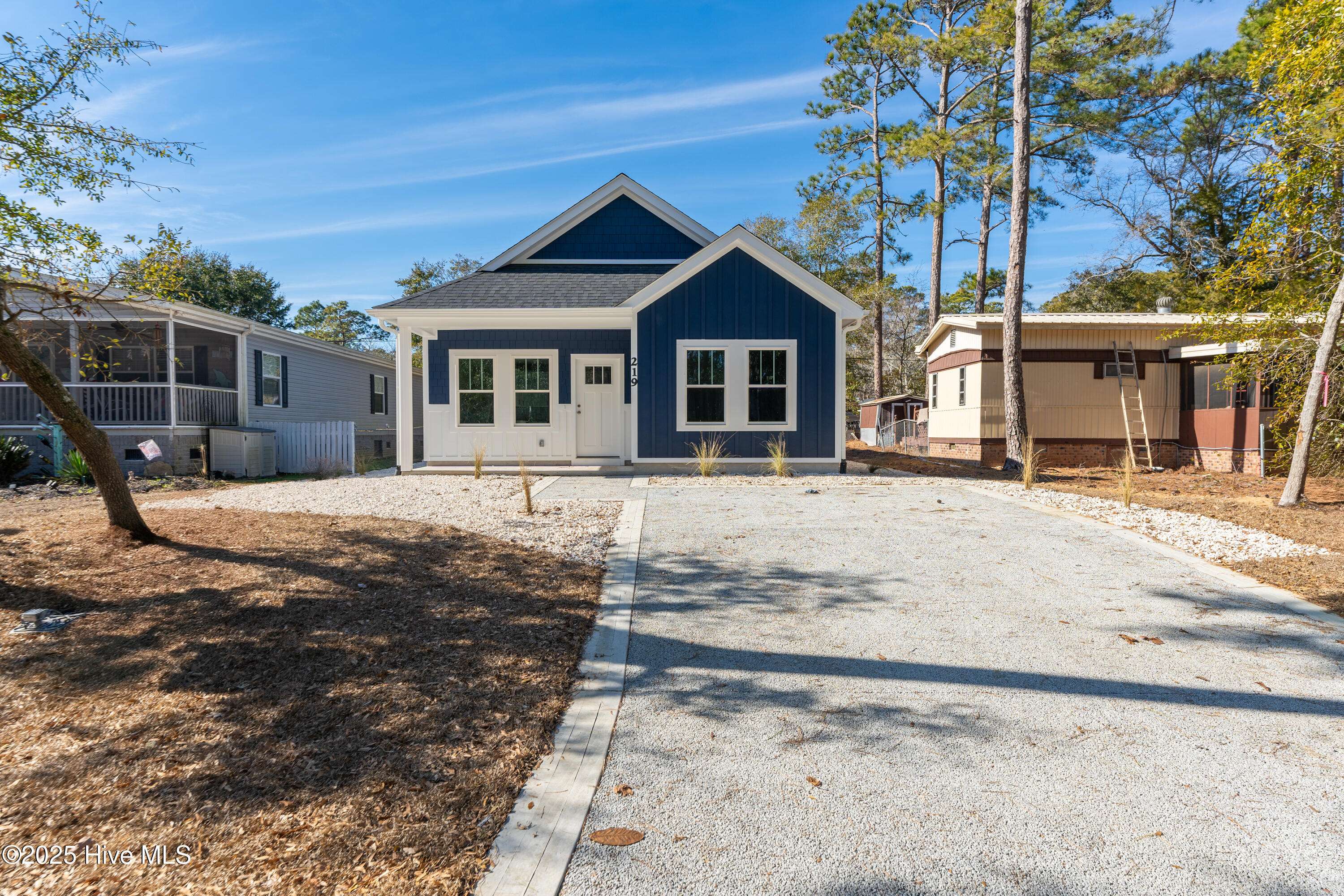 Oak Island, NC 28465,219 NE 75th ST