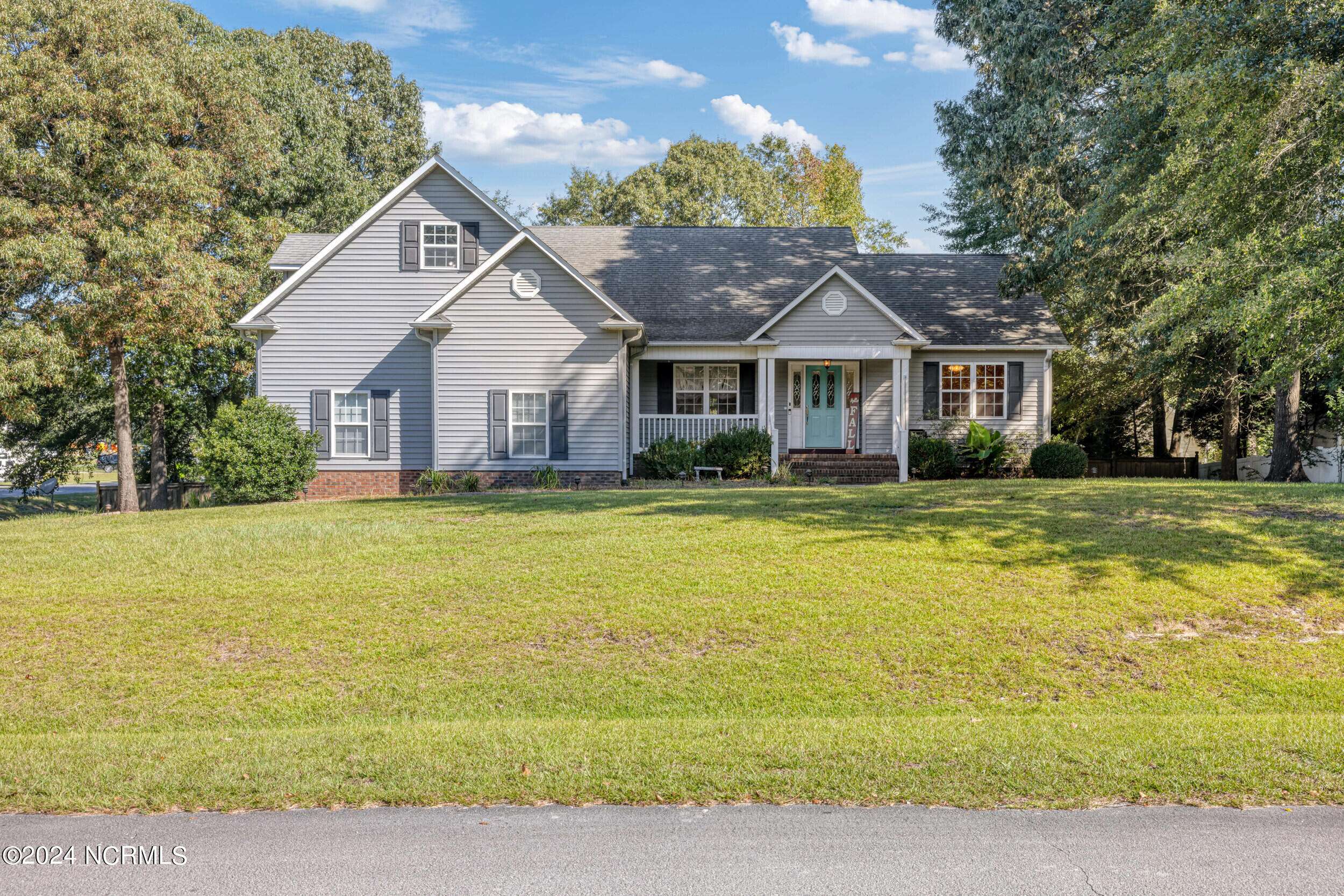 New Bern, NC 28562,100 Longleaf LN