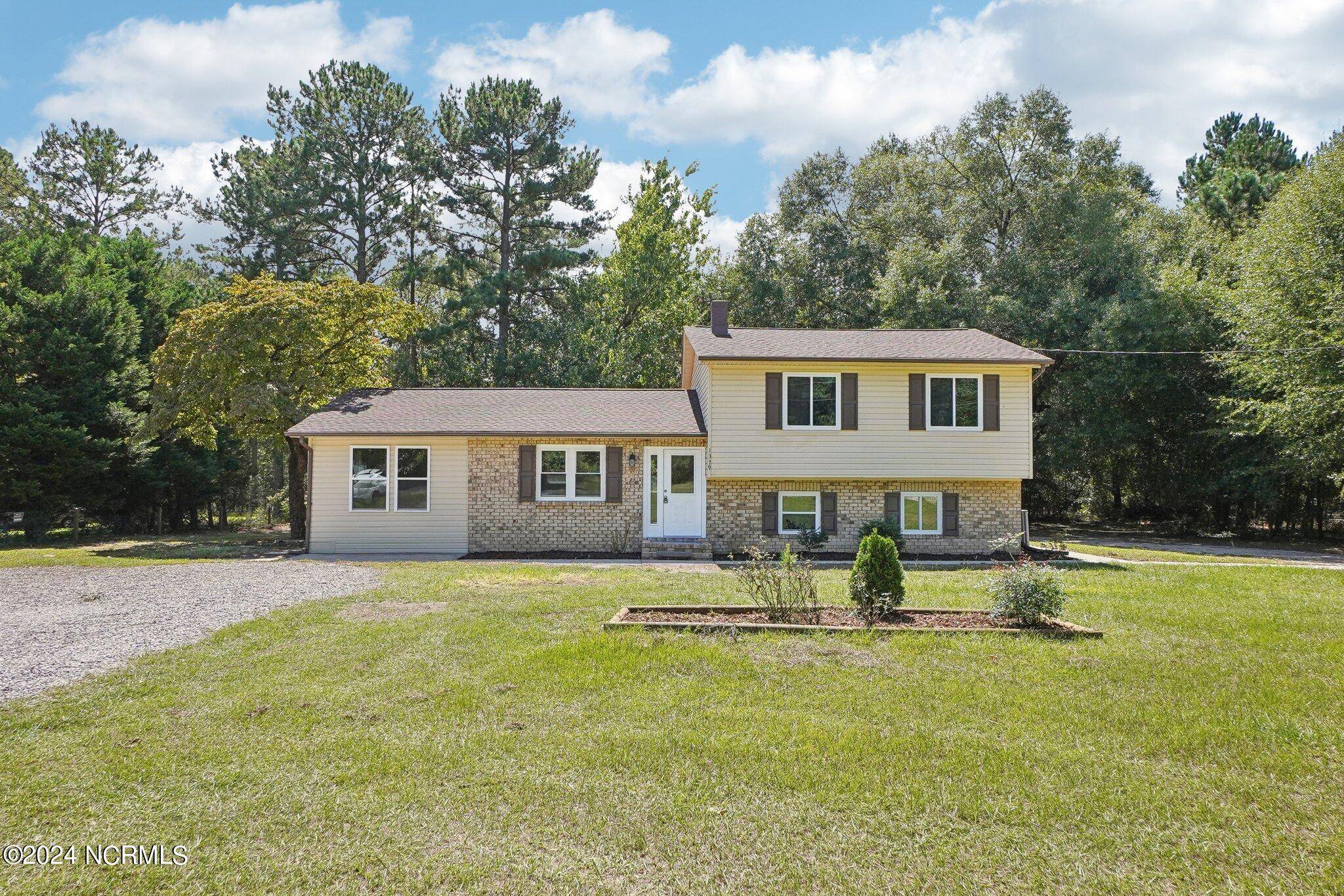 West End, NC 27376,1379 Juniper Lake RD