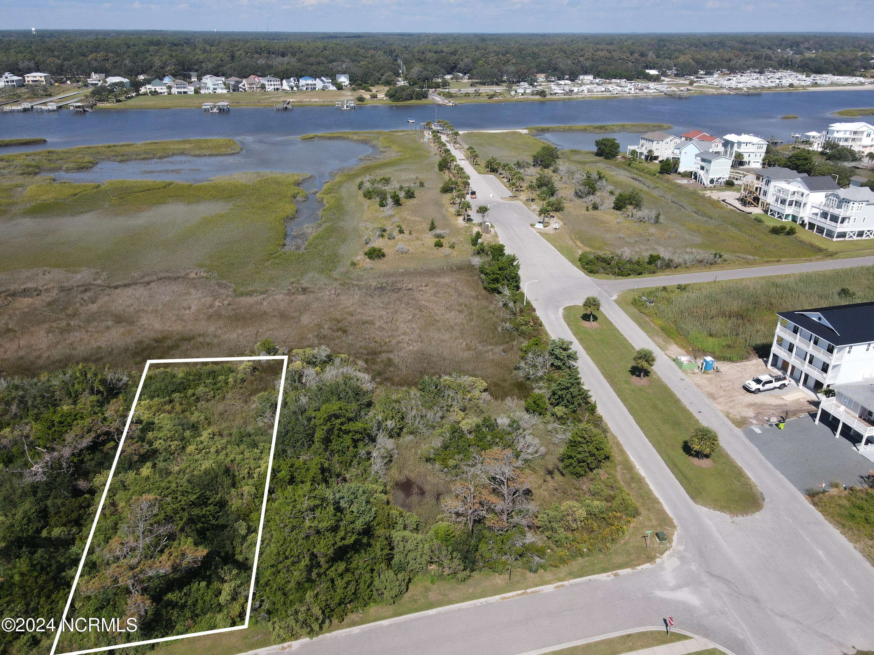 Ocean Isle Beach, NC 28469,437 E Sixth ST