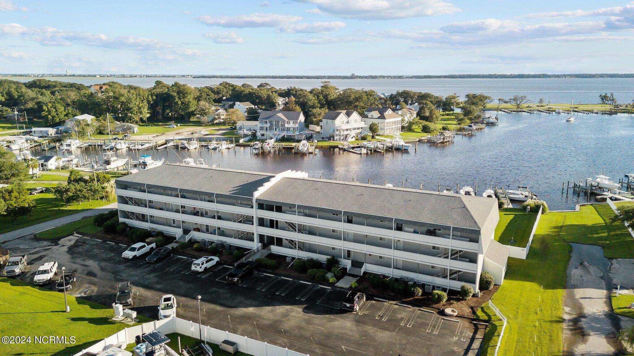 Morehead City, NC 28557,118 Lake AVE #304