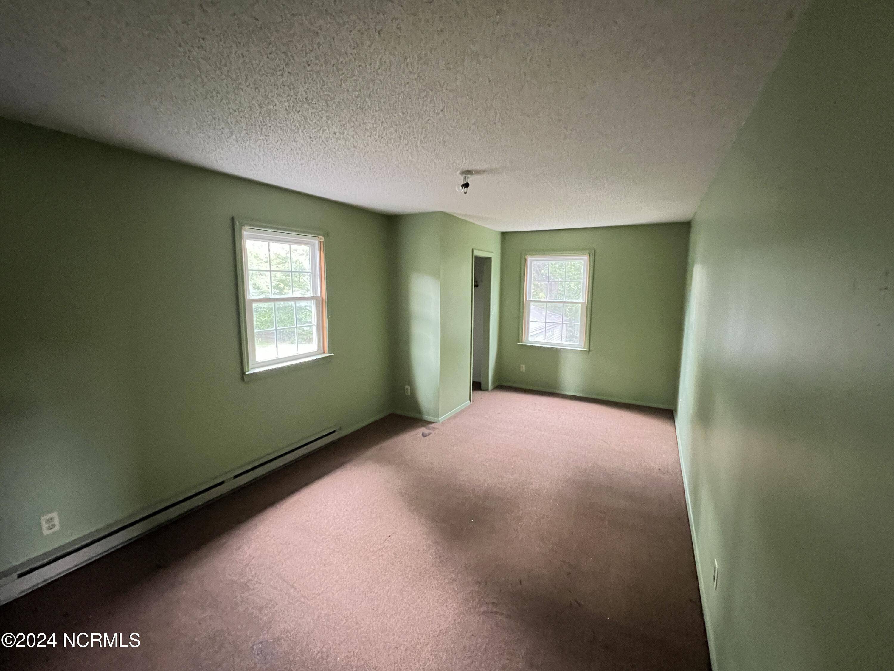Roseboro, NC 28382,205 E Pinewood ST