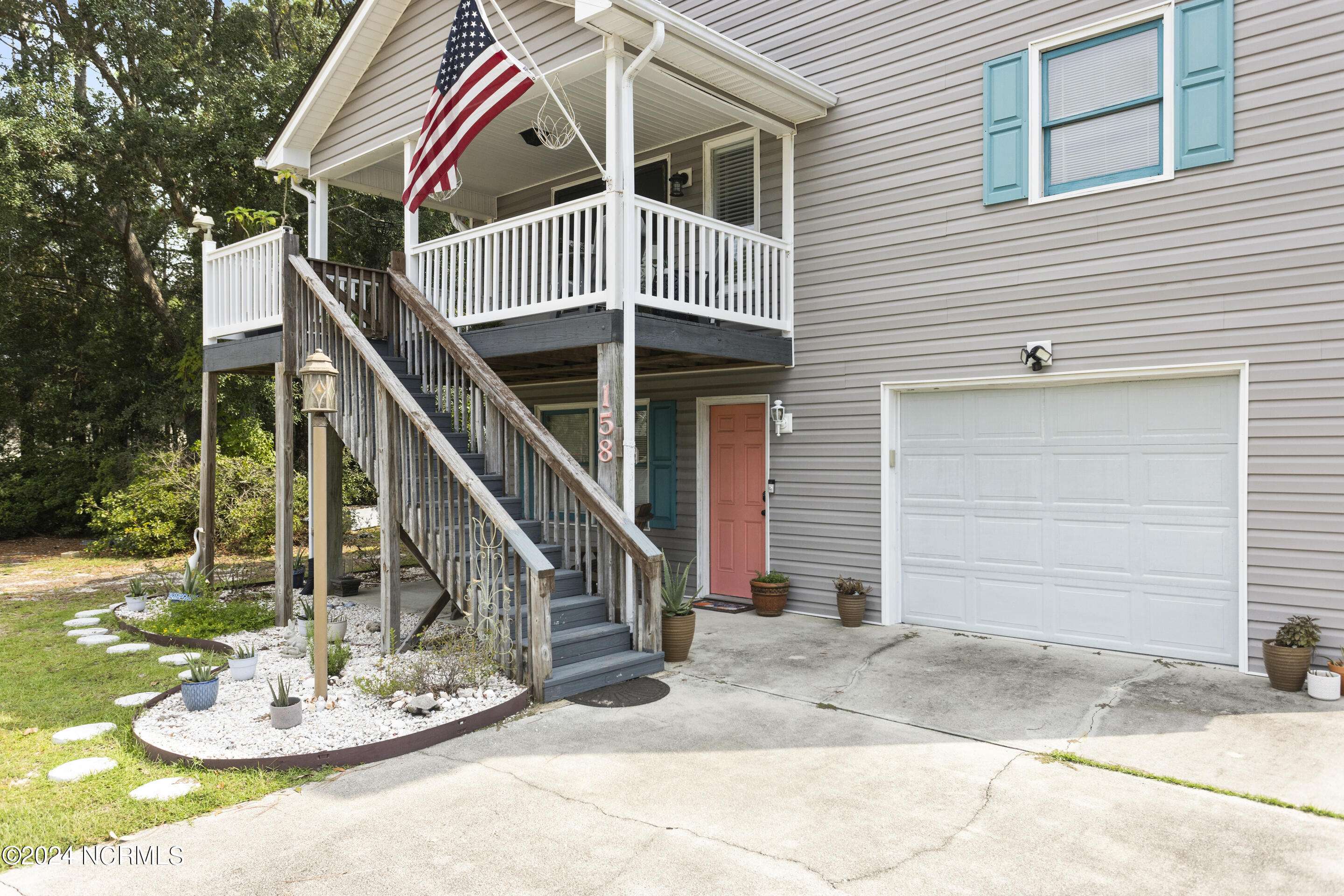 Oak Island, NC 28465,158 NW 4th ST