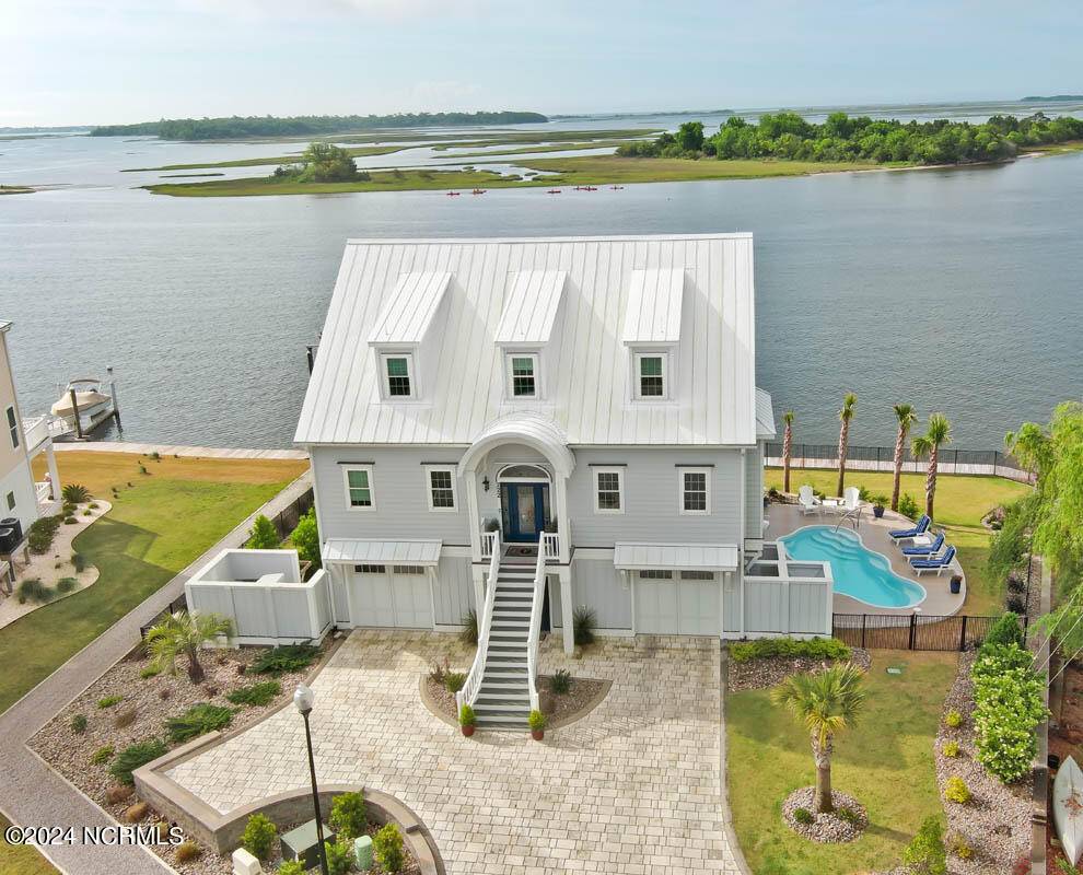 Swansboro, NC 28584,222 Deer Island RD