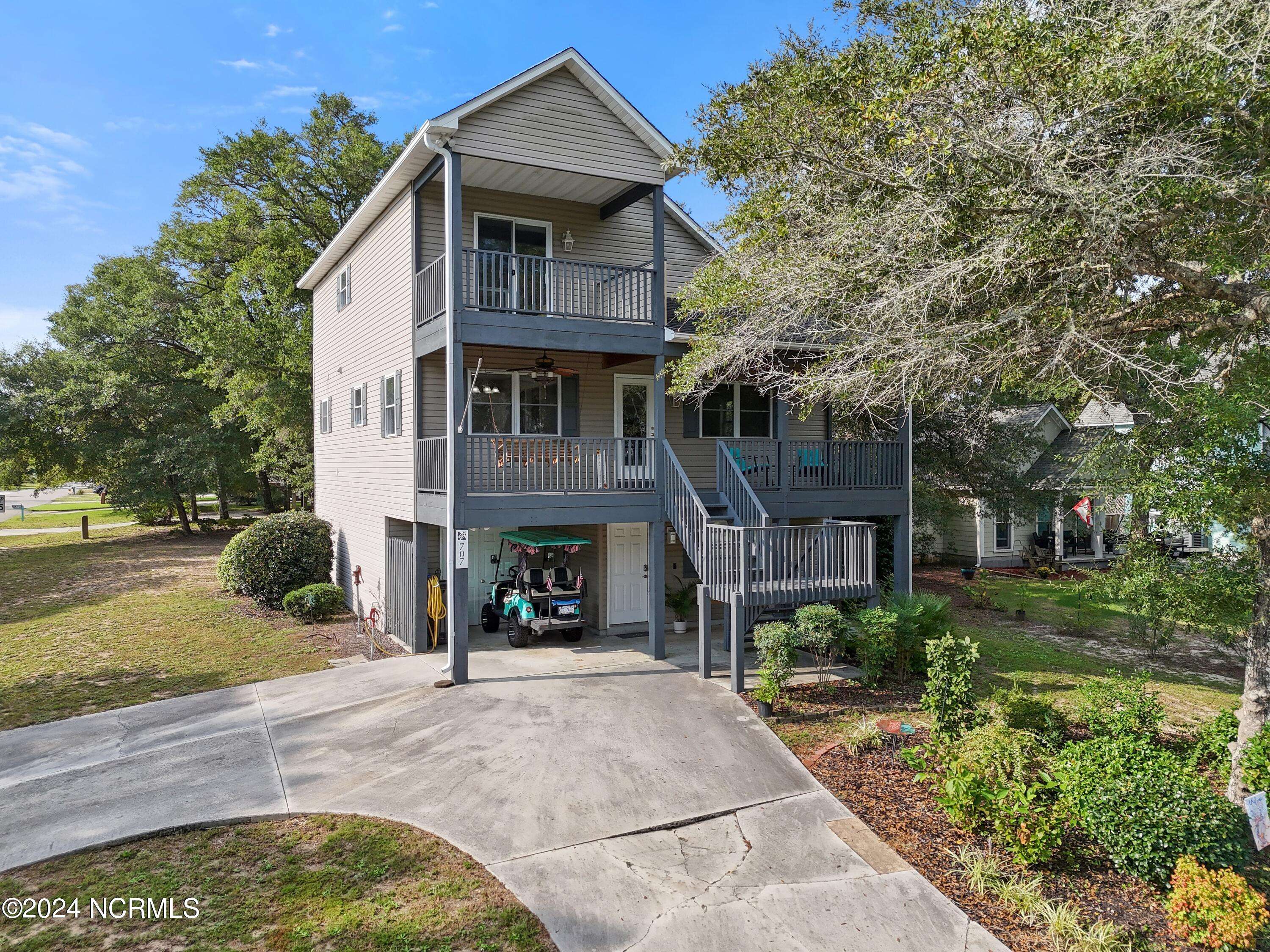 Oak Island, NC 28465,707 E Yacht DR