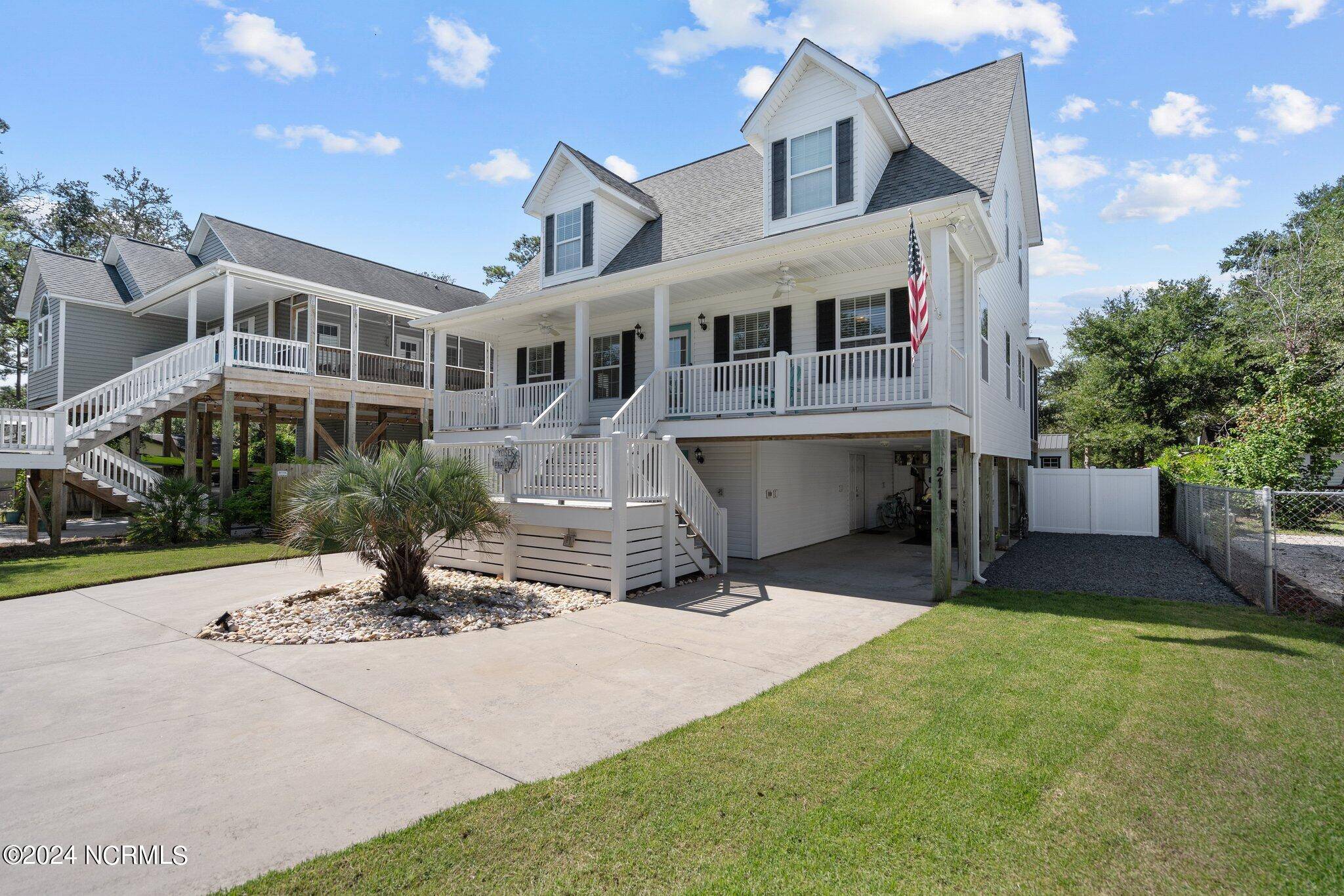 Oak Island, NC 28465,211 NE 41st ST