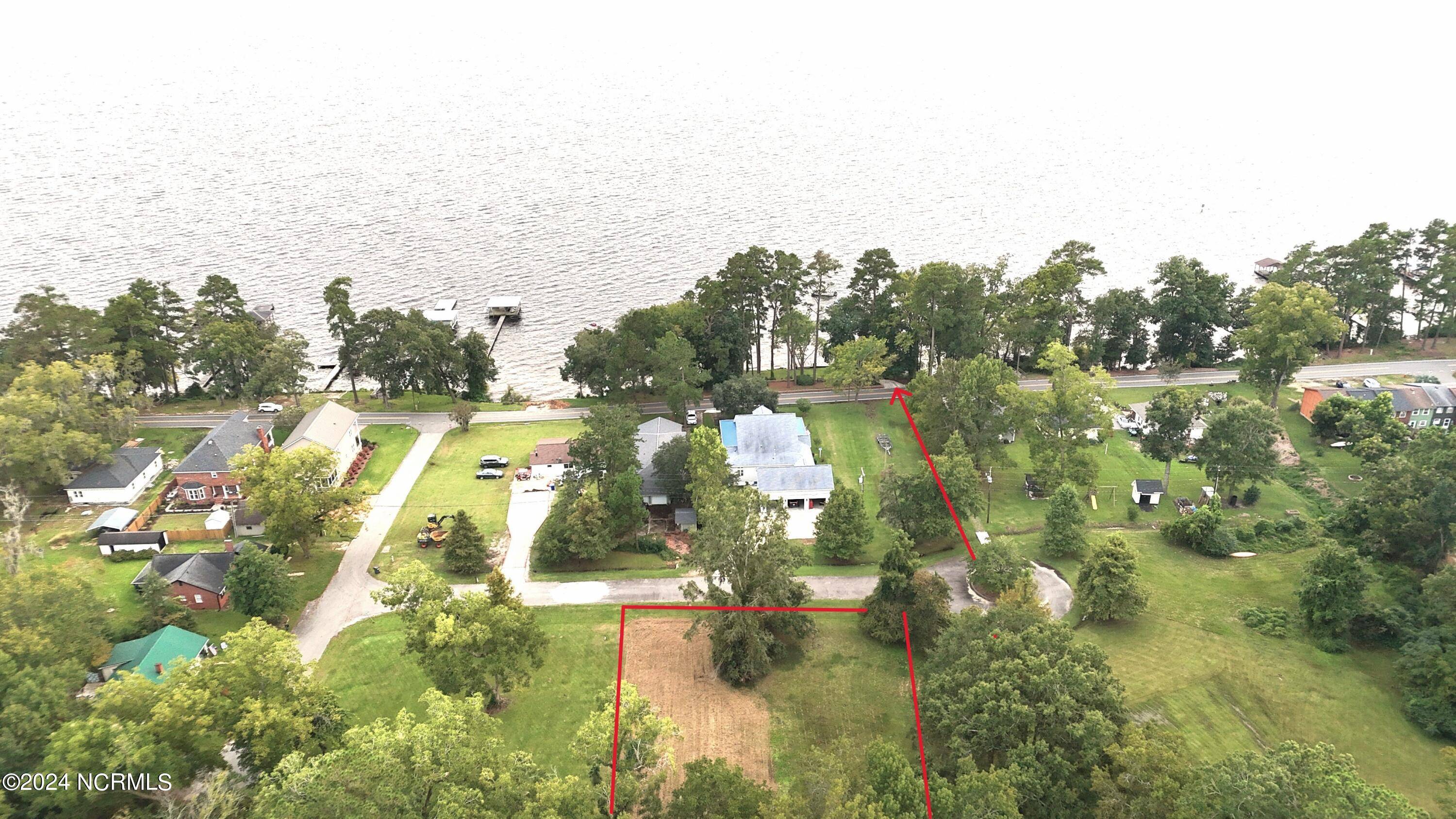 Lake Waccamaw, NC 28450,2 Live Oak CIR