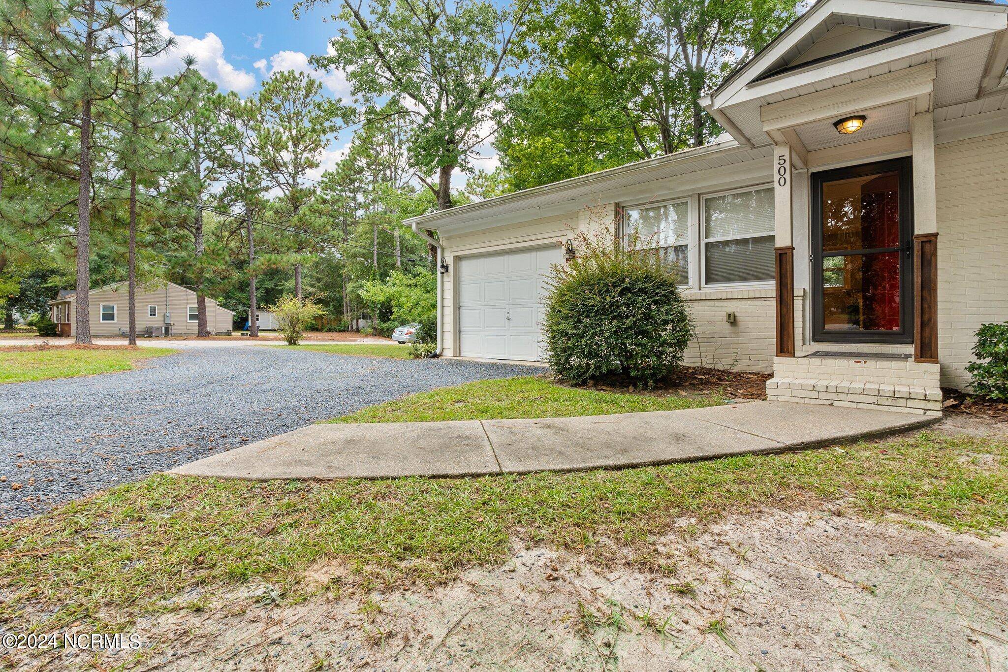 Southern Pines, NC 28387,500 N Leak ST