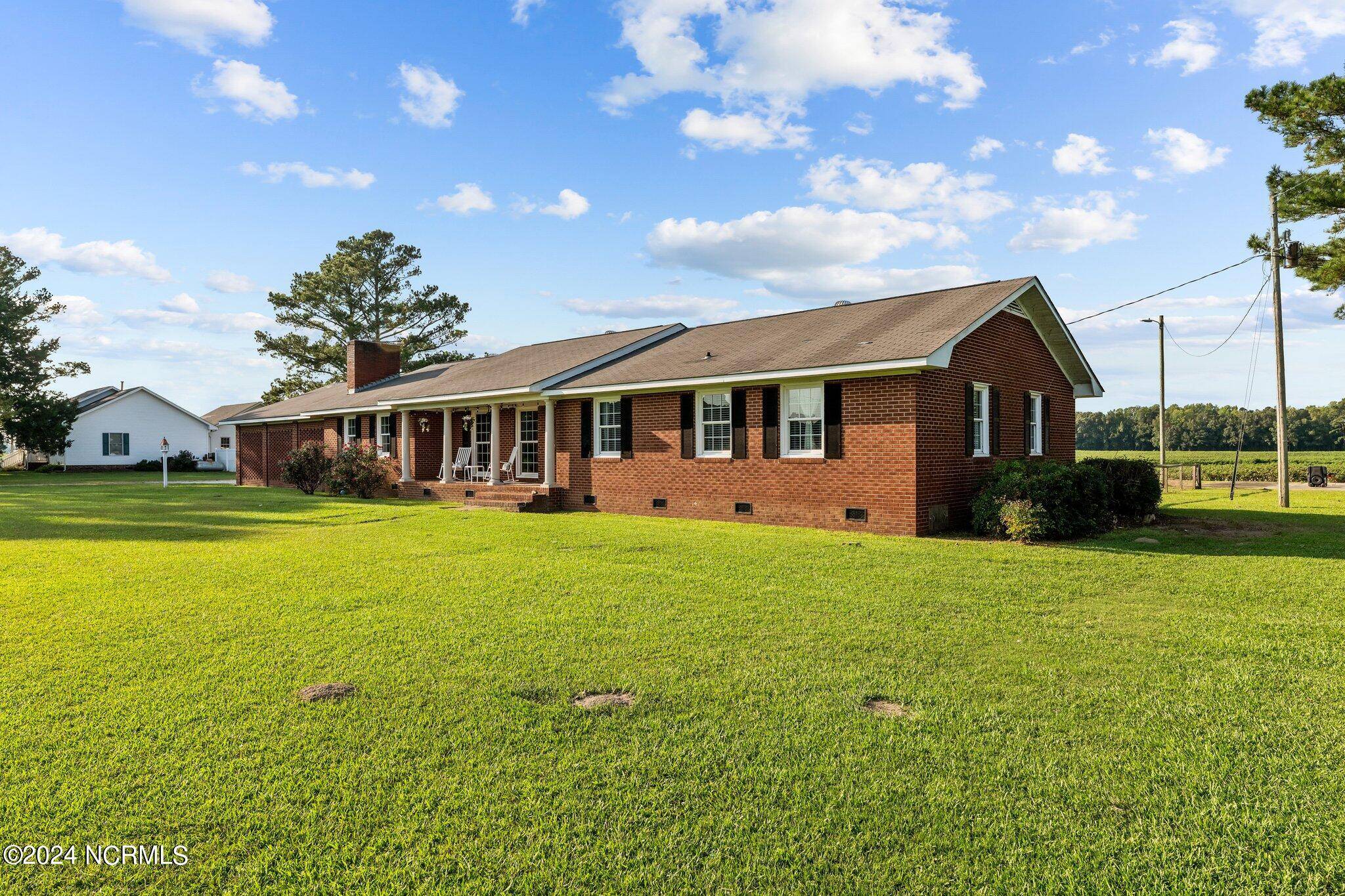 Vanceboro, NC 28586,775 Gray RD