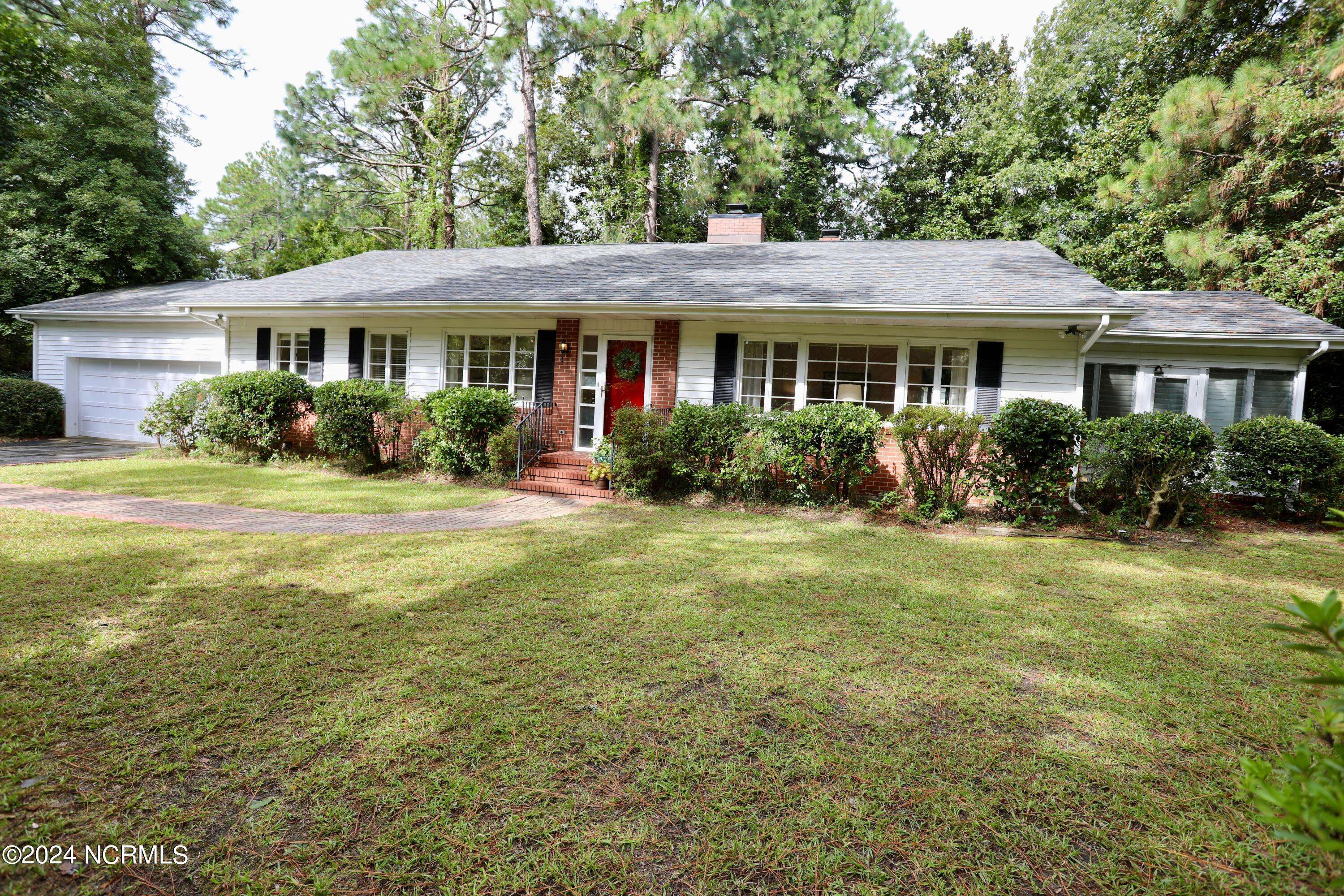 Southern Pines, NC 28387,230 Pinegrove RD