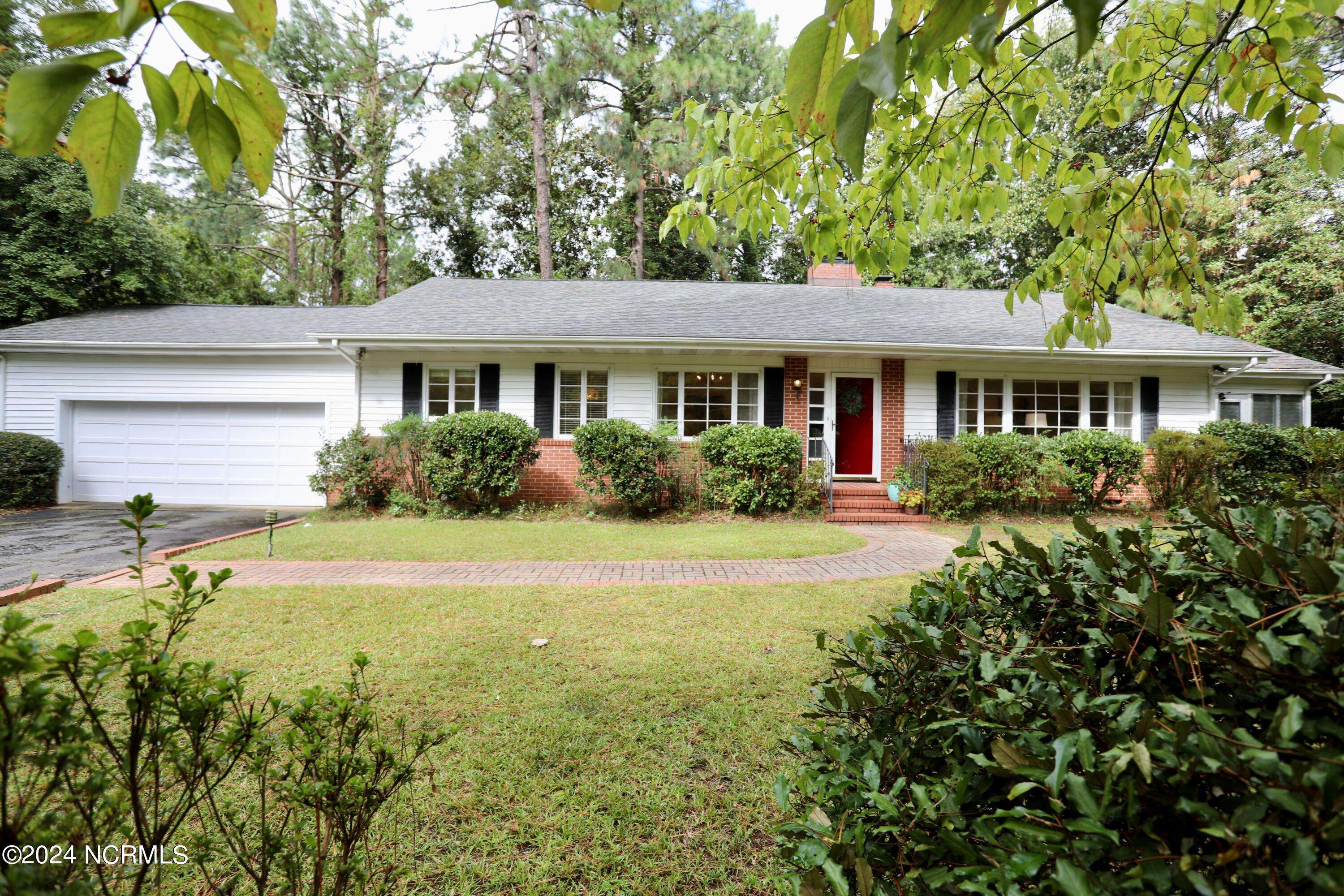 Southern Pines, NC 28387,230 Pinegrove RD