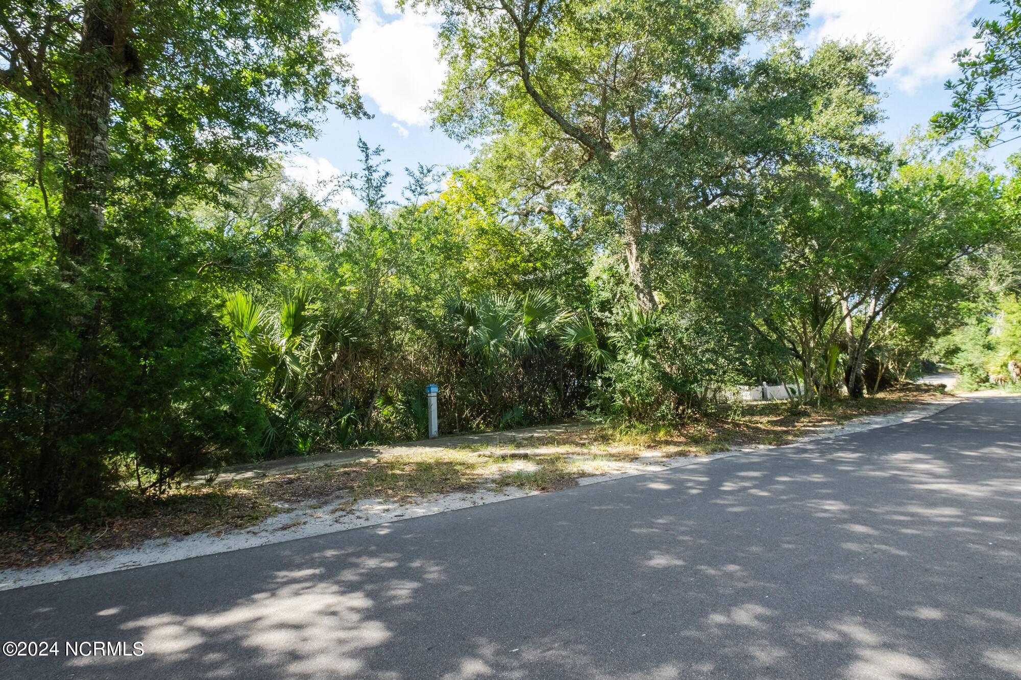 Bald Head Island, NC 28461,606 Kinnakeet WAY