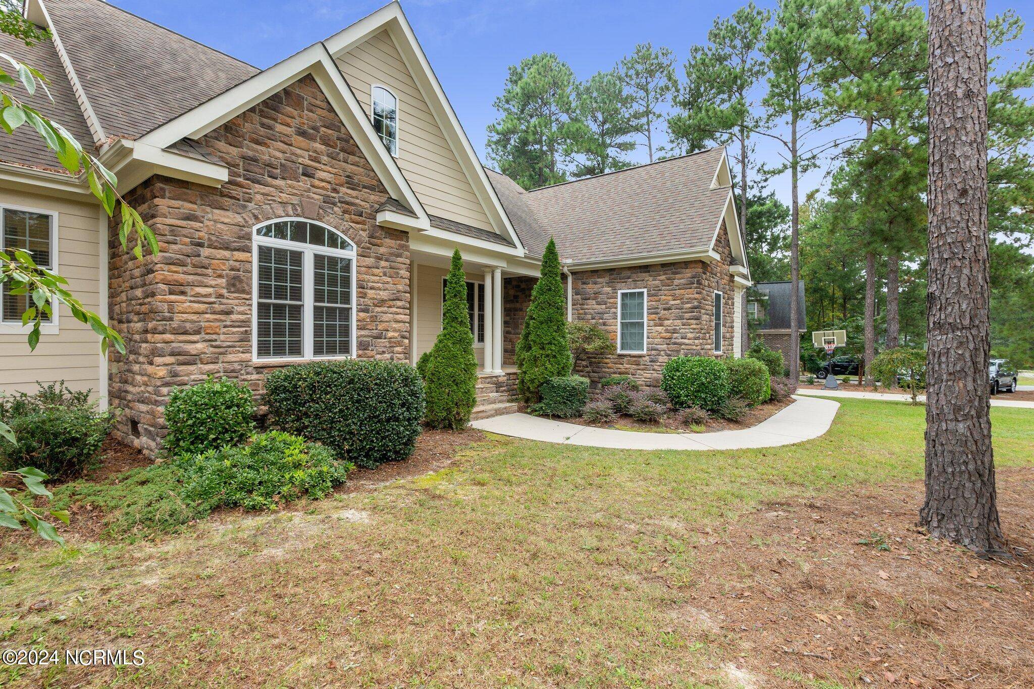 Whispering Pines, NC 28327,108 Hammerstone CIR