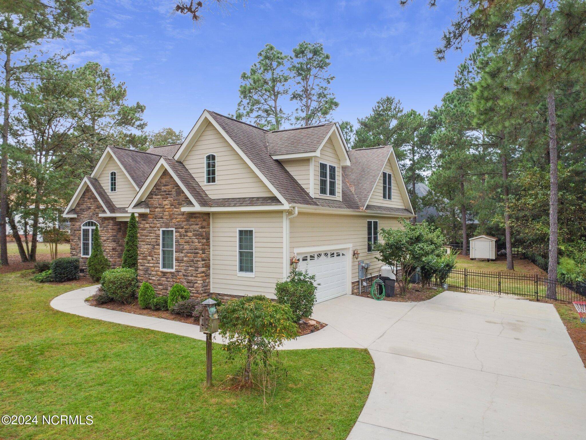 Whispering Pines, NC 28327,108 Hammerstone CIR