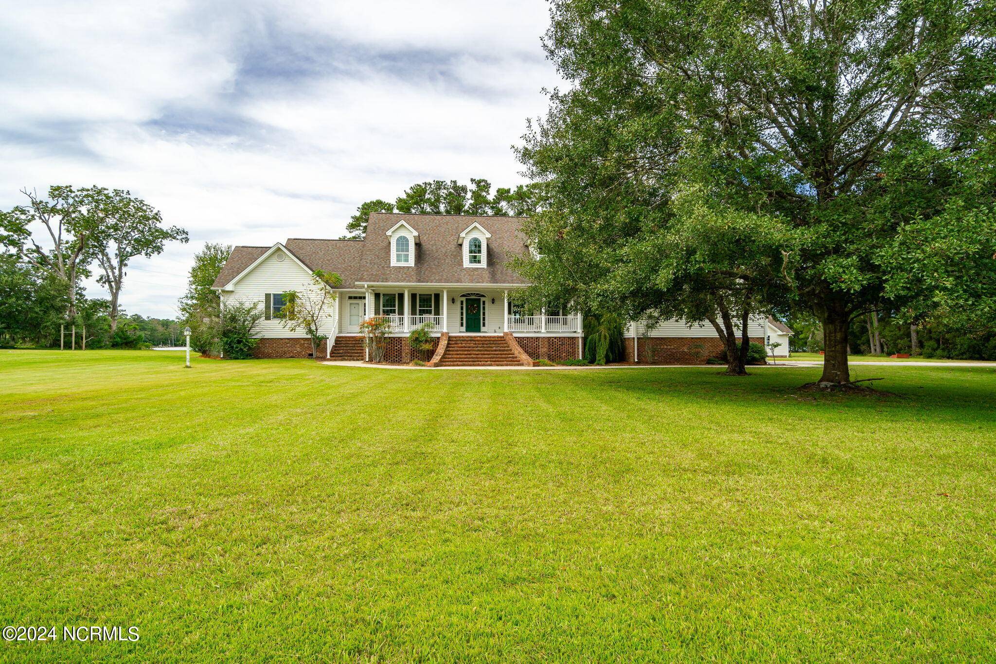 Beaufort, NC 28516,300 Carraway Mcintyre LN