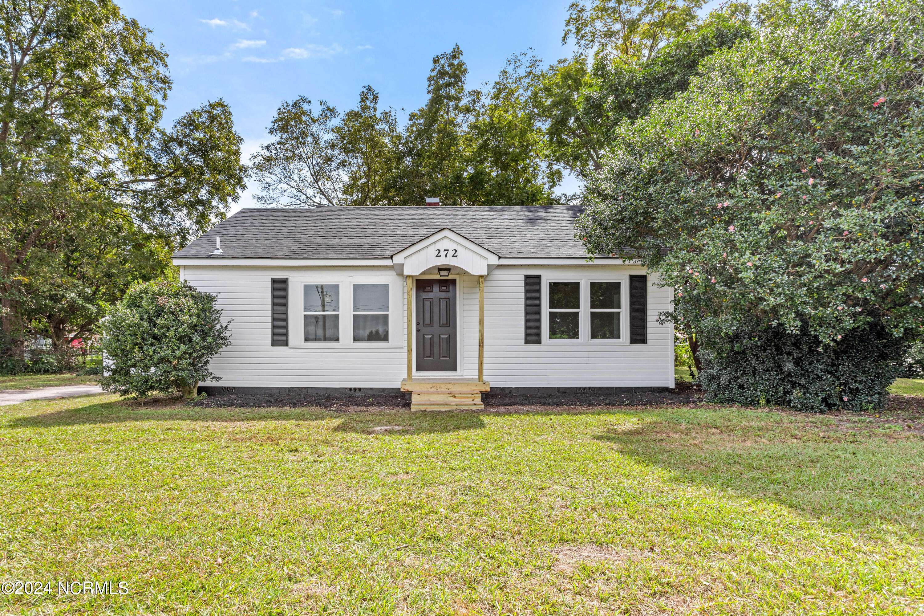 Hubert, NC 28539,272 Bear Creek RD