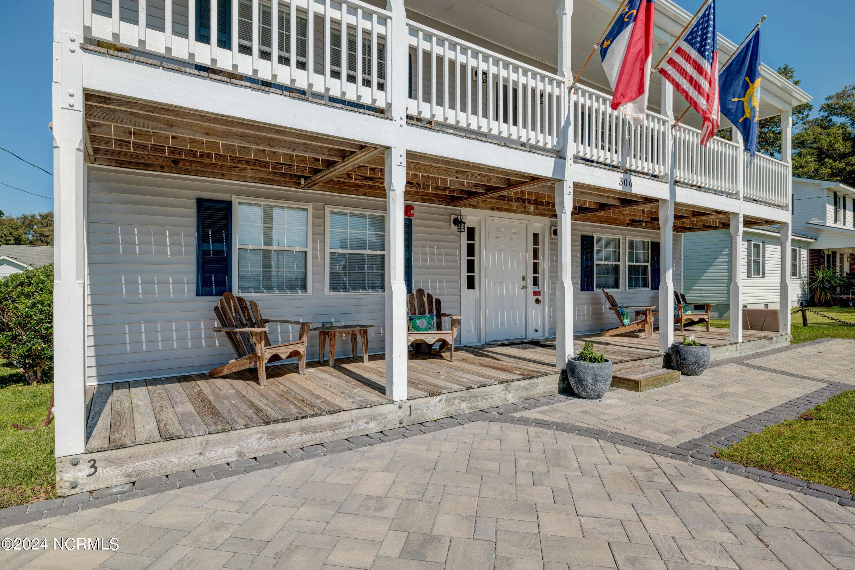 Swansboro, NC 28584,306 S Elm ST #1-4