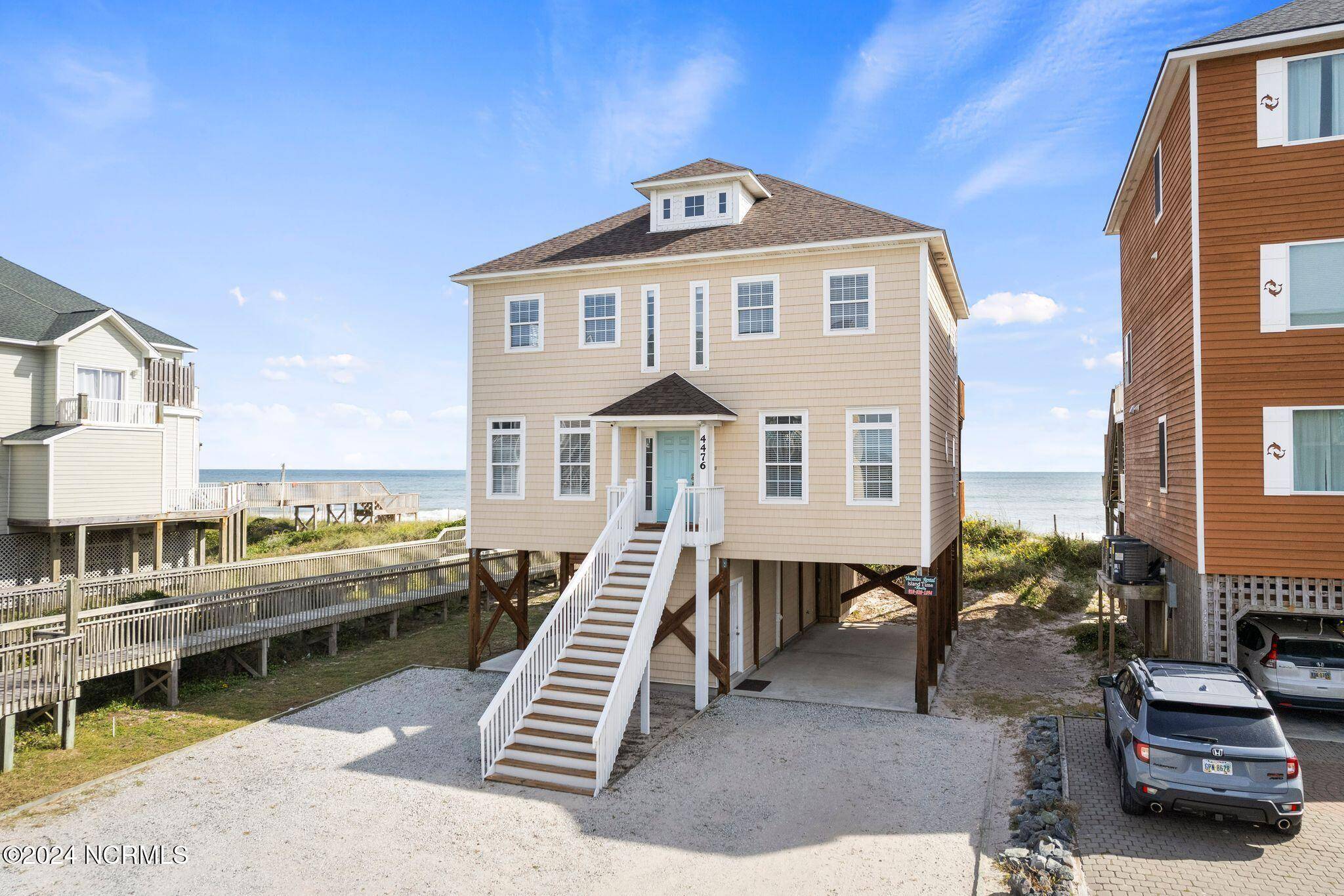 North Topsail Beach, NC 28460,4476 Island DR