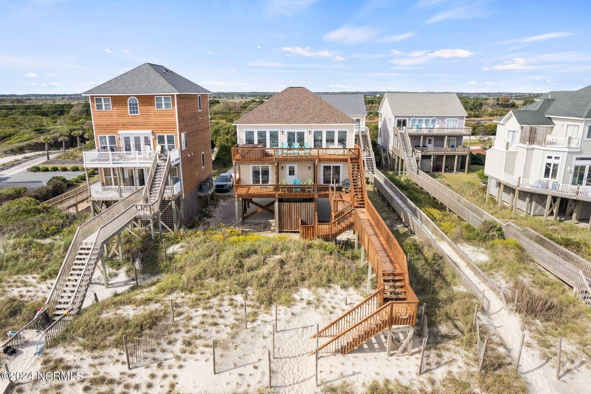 North Topsail Beach, NC 28460,4476 Island DR