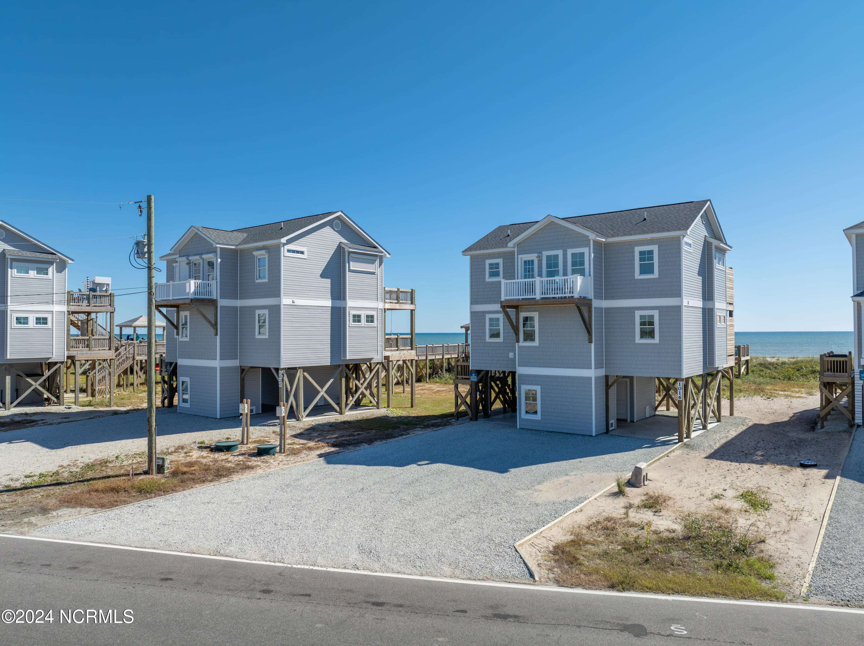 North Topsail Beach, NC 28460,1016 New River Inlet RD