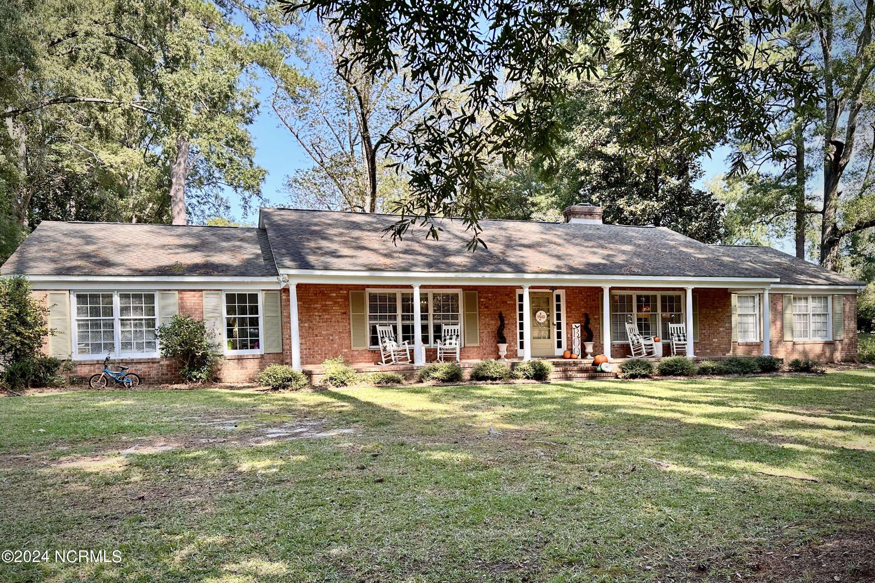 Whiteville, NC 28472,500 Bob White LN