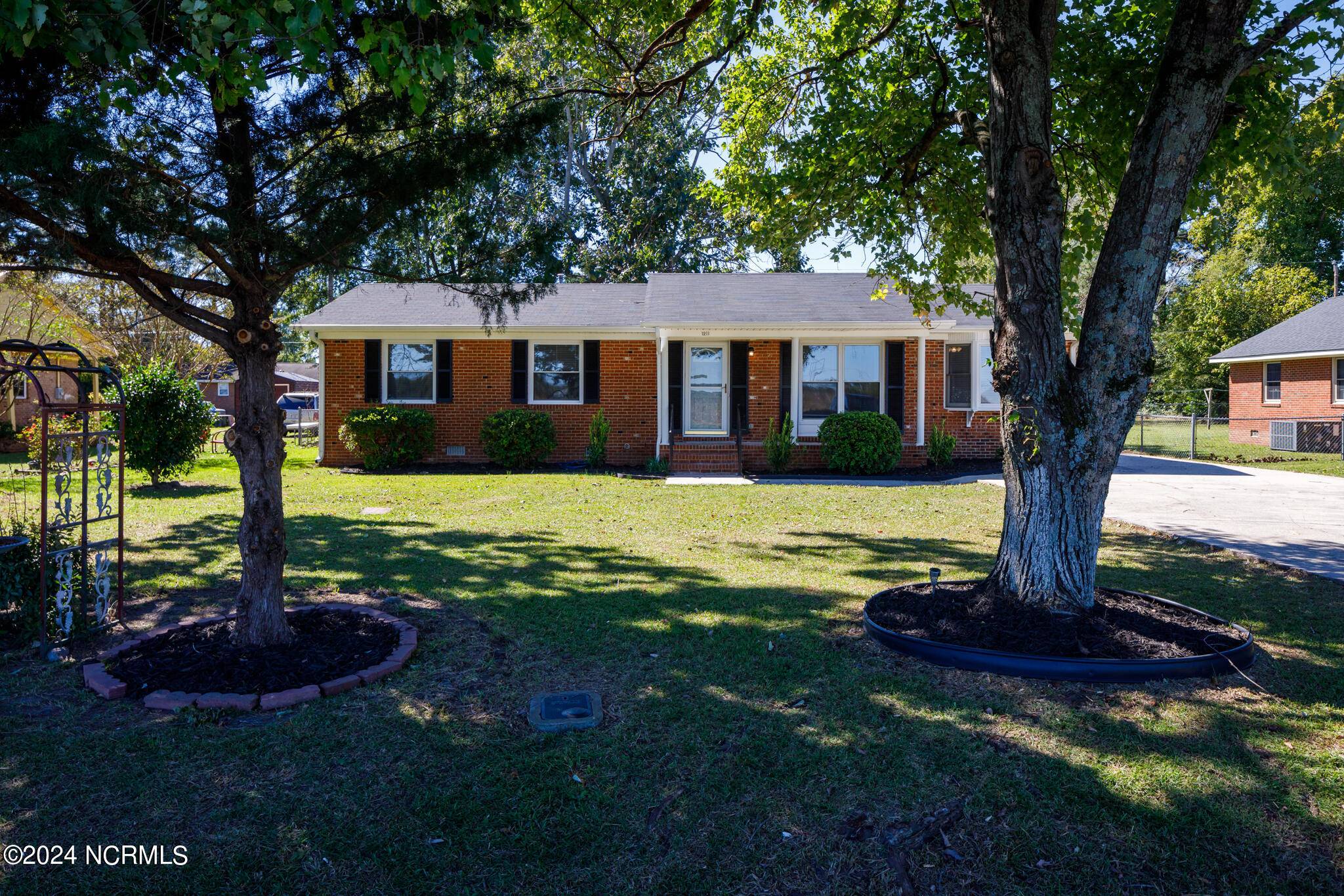 Laurinburg, NC 28352,1211 Stewartsville RD