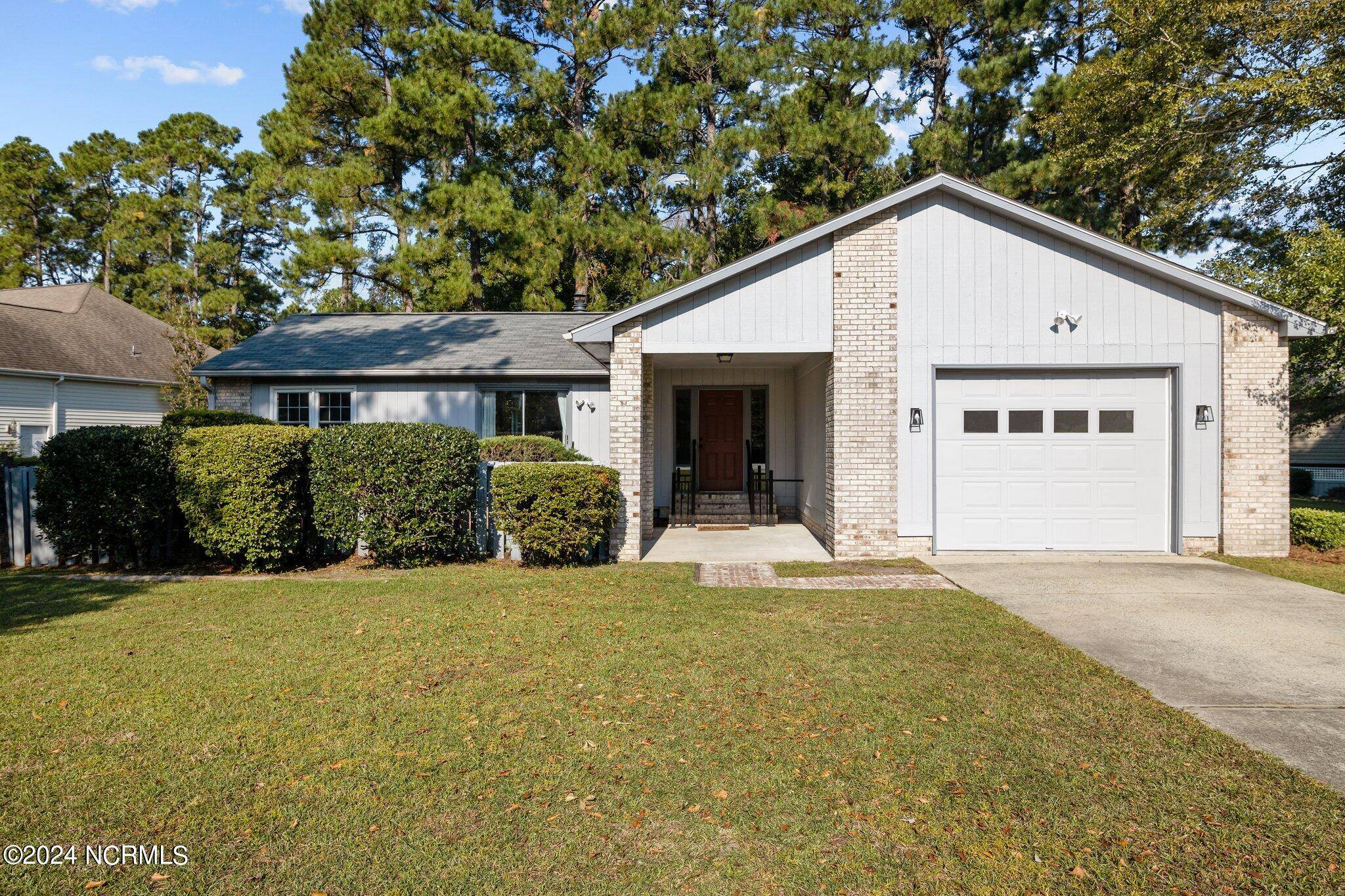 New Bern, NC 28560,1511 Caracara DR