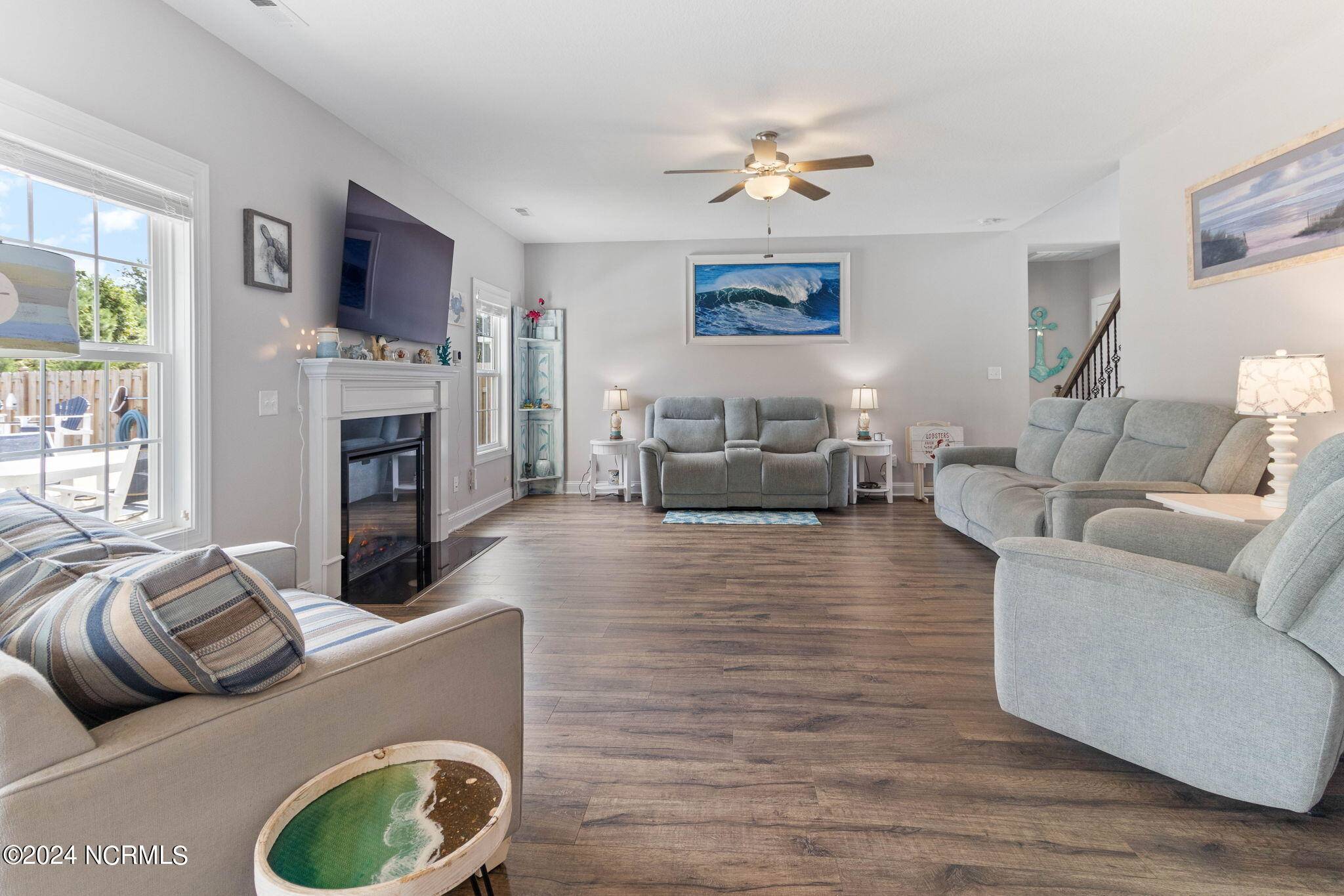 Swansboro, NC 28584,200 Coscoroba CT