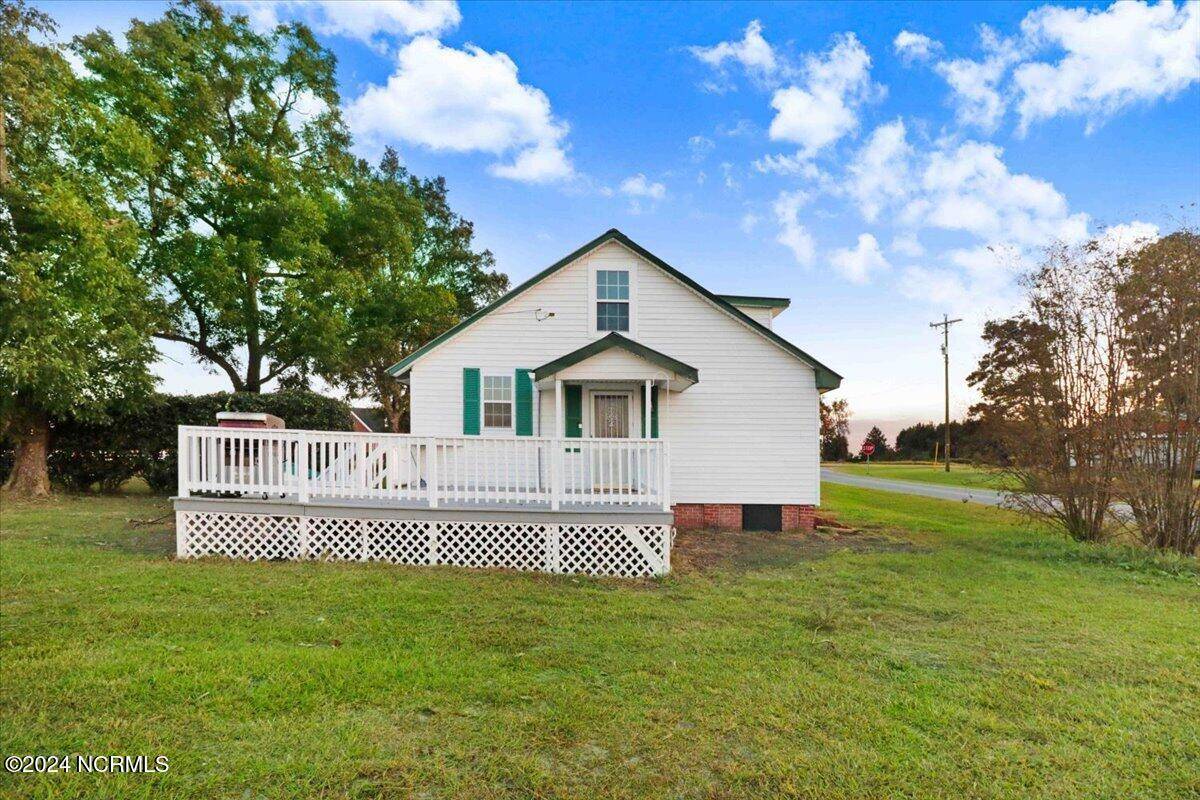 Mount Olive, NC 28365,932 Mills RD