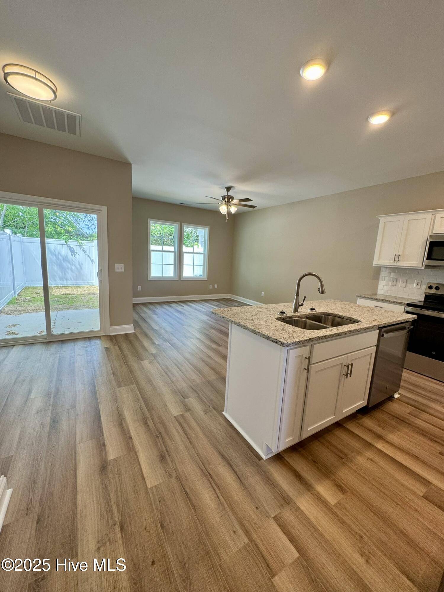 Cedar Point, NC 28584,192 Coastline CIR