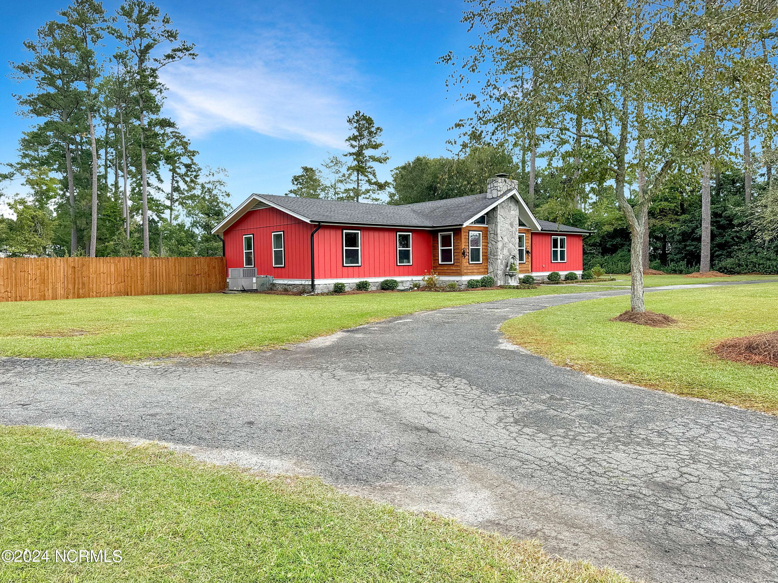 Burgaw, NC 28425,251 Cypress ST