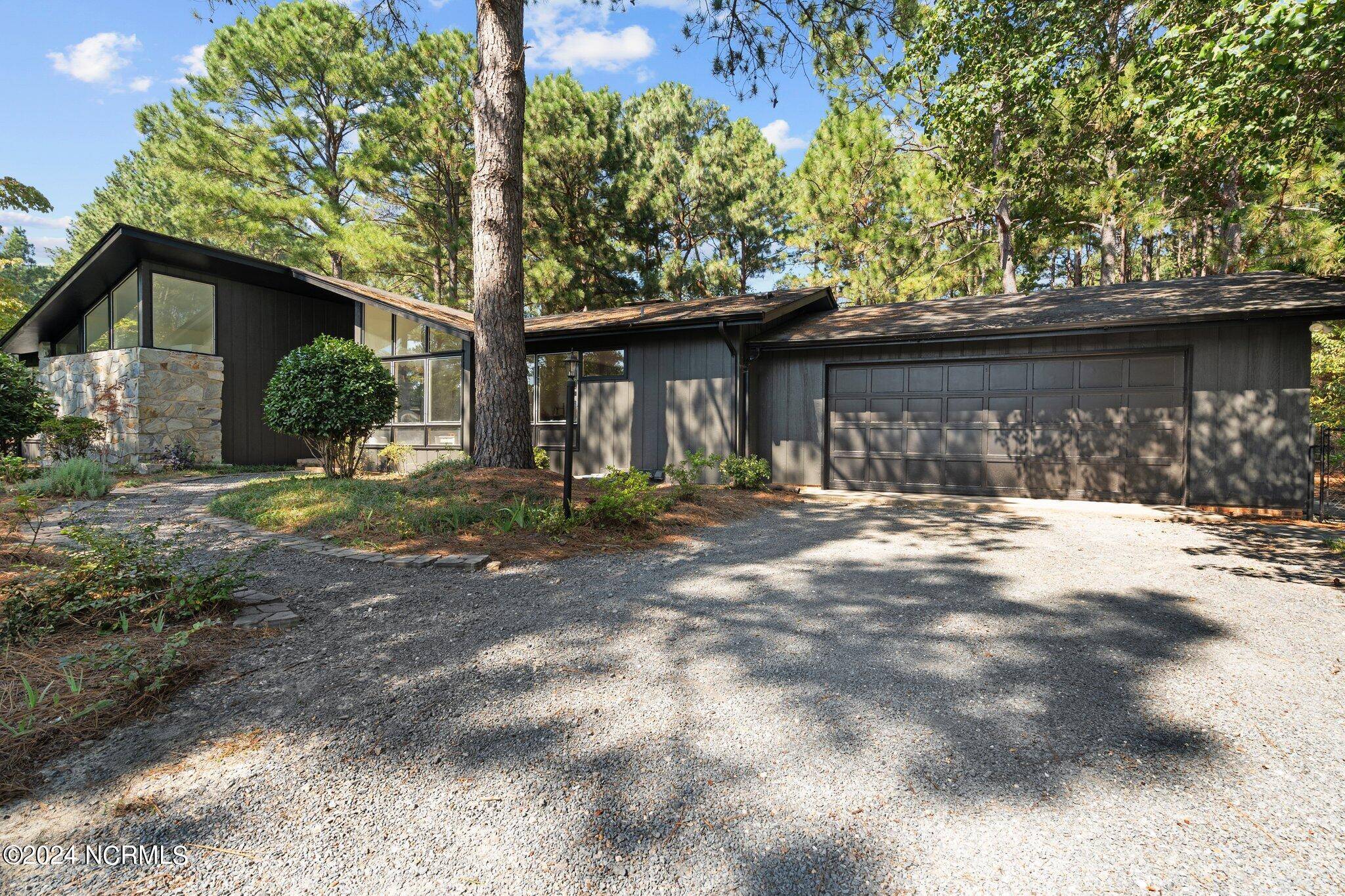 Whispering Pines, NC 28327,31 Shadow LN