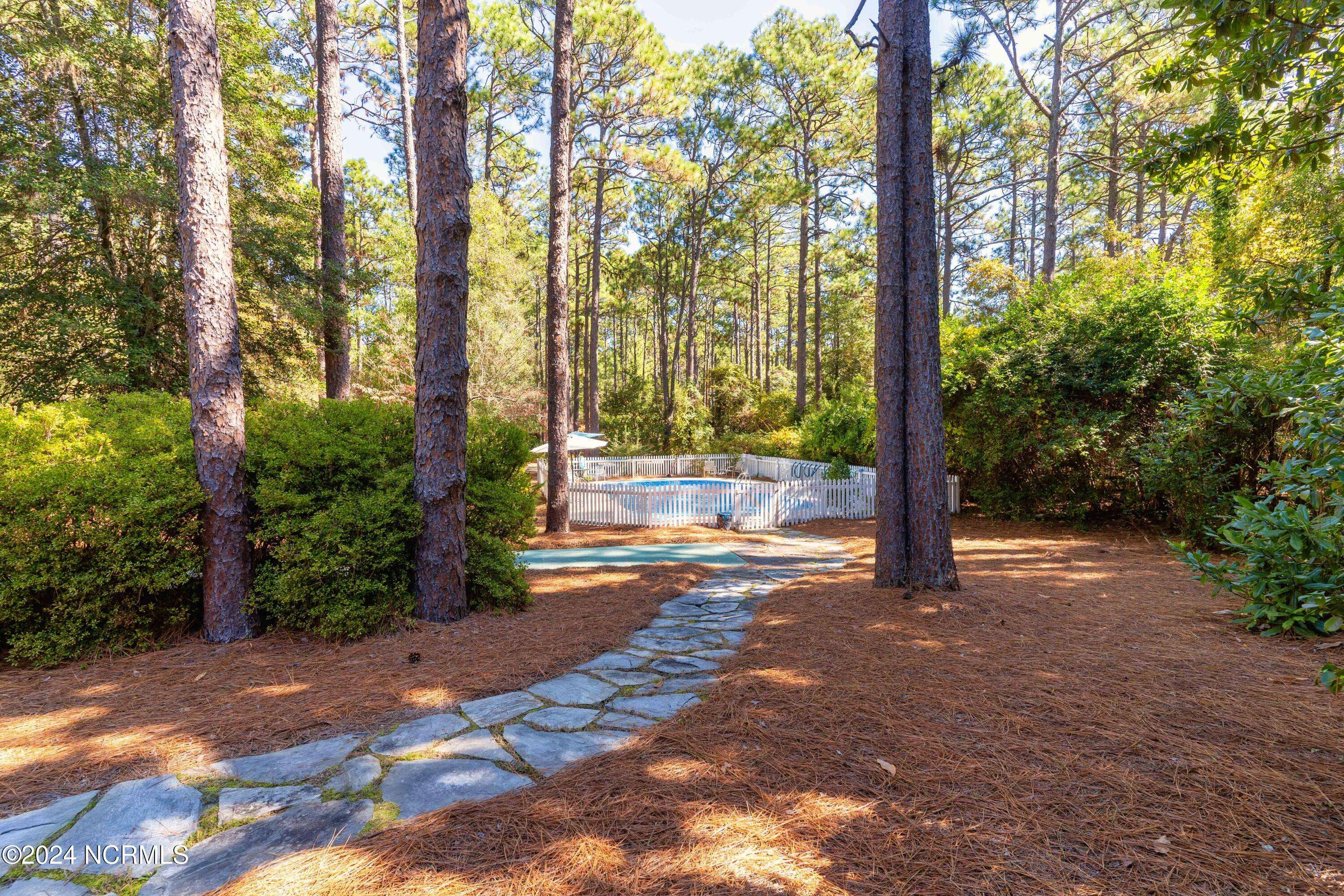 Southern Pines, NC 28387,375 Pee Dee RD