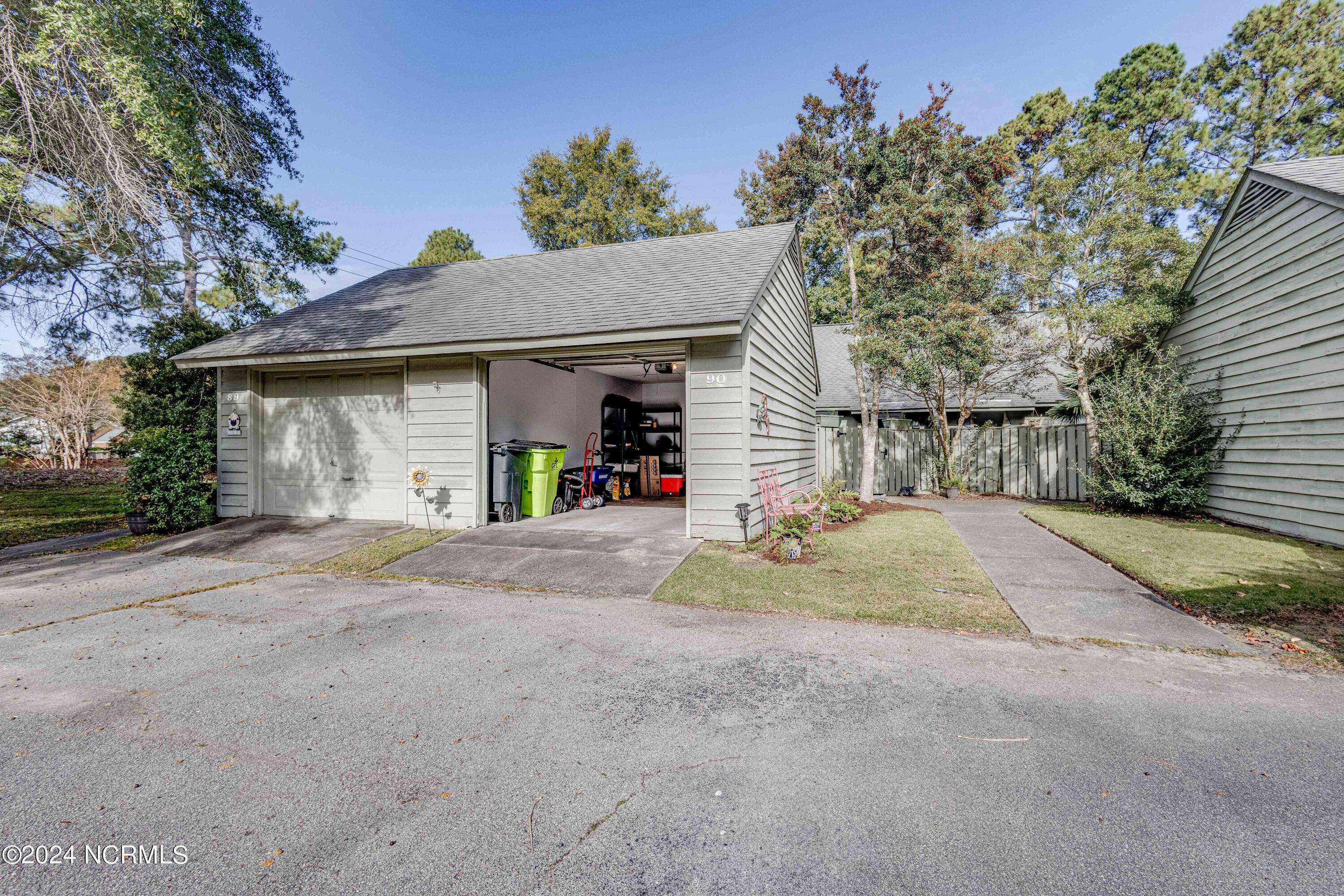 New Bern, NC 28562,90 Ashley PL