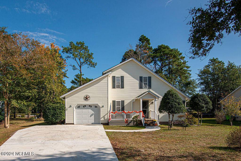 New Bern, NC 28560,1302 Caracara DR