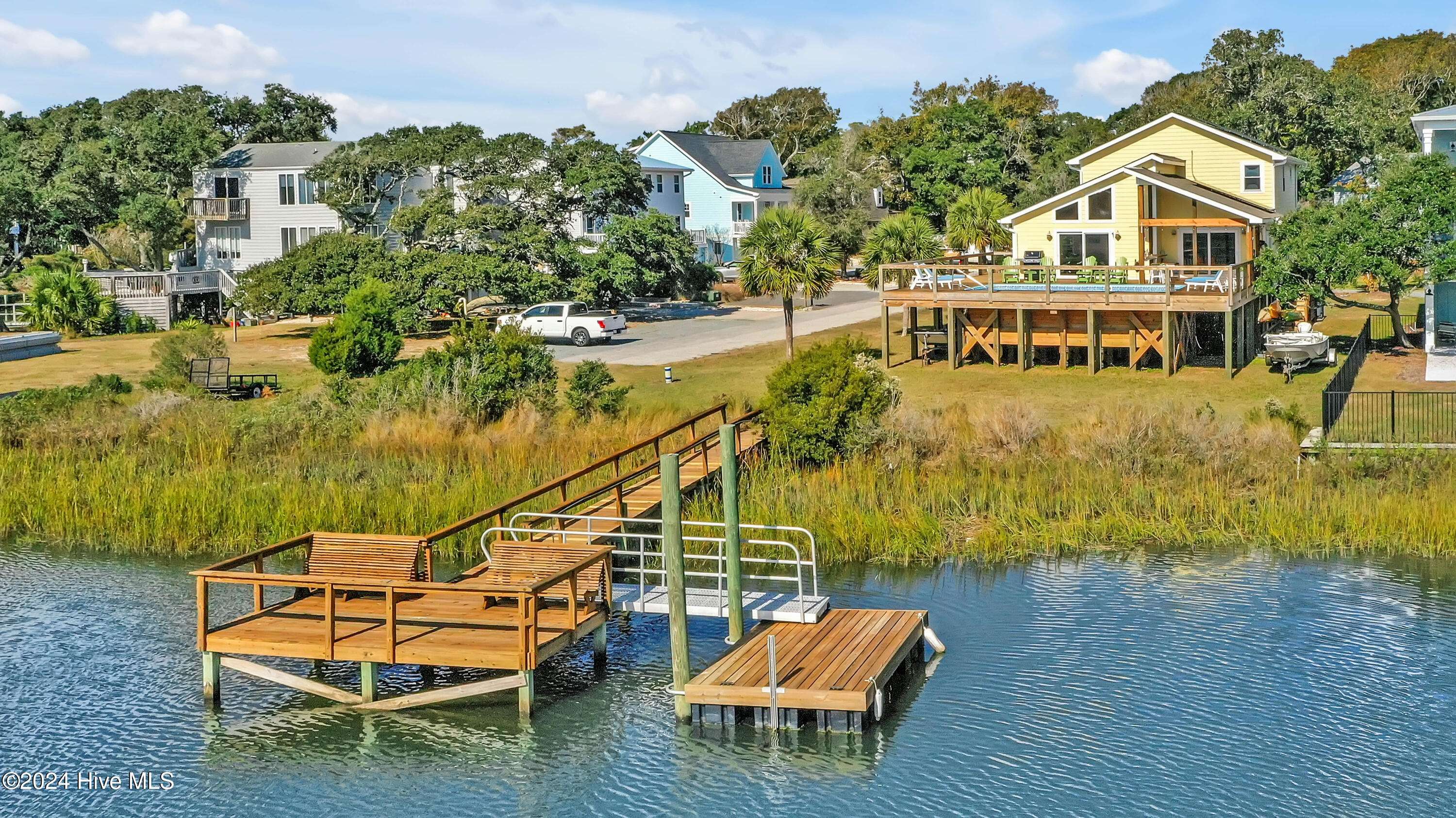 Oak Island, NC 28465,122 SW 24th ST