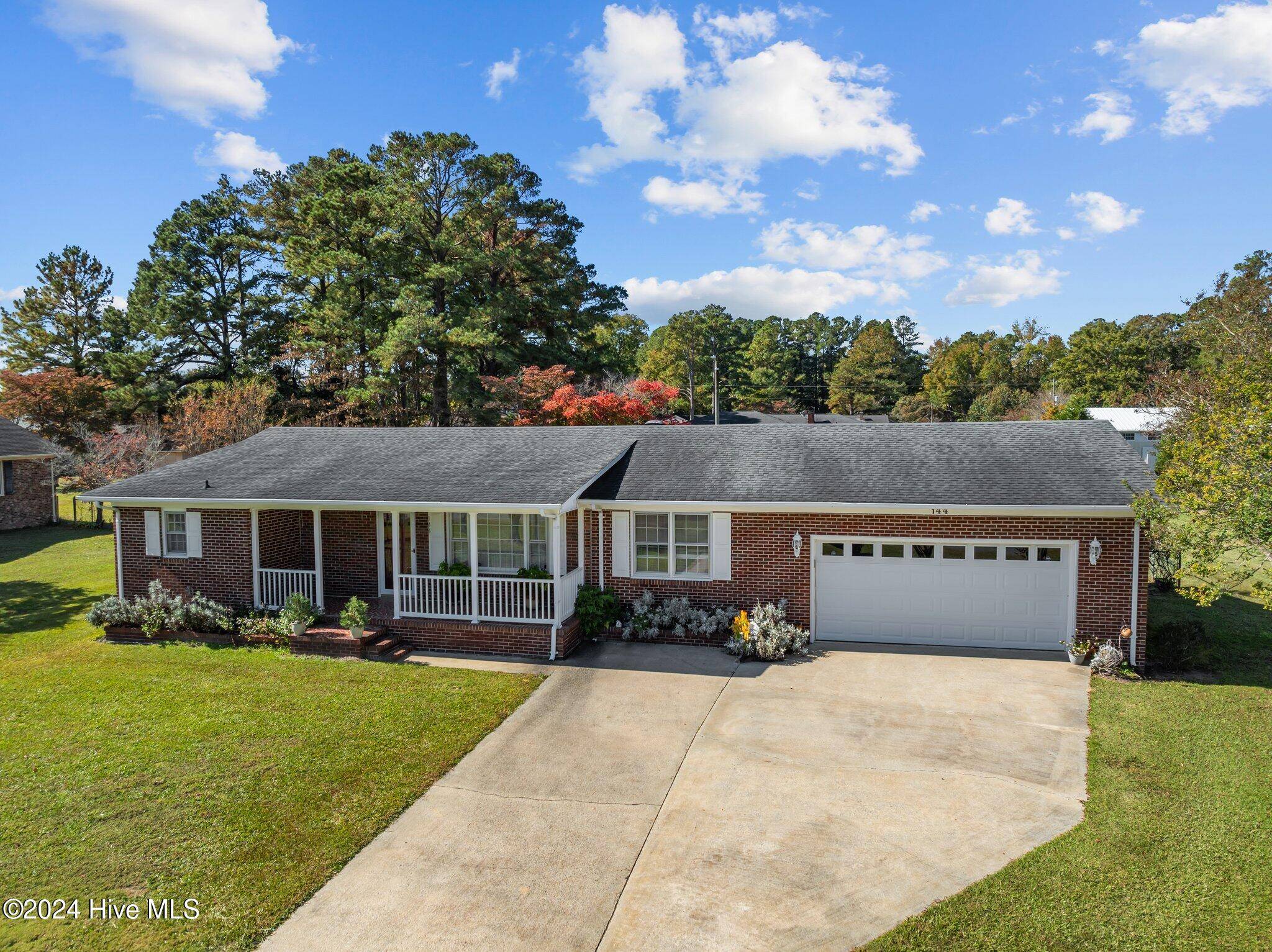 Chocowinity, NC 27817,144 Jones CIR