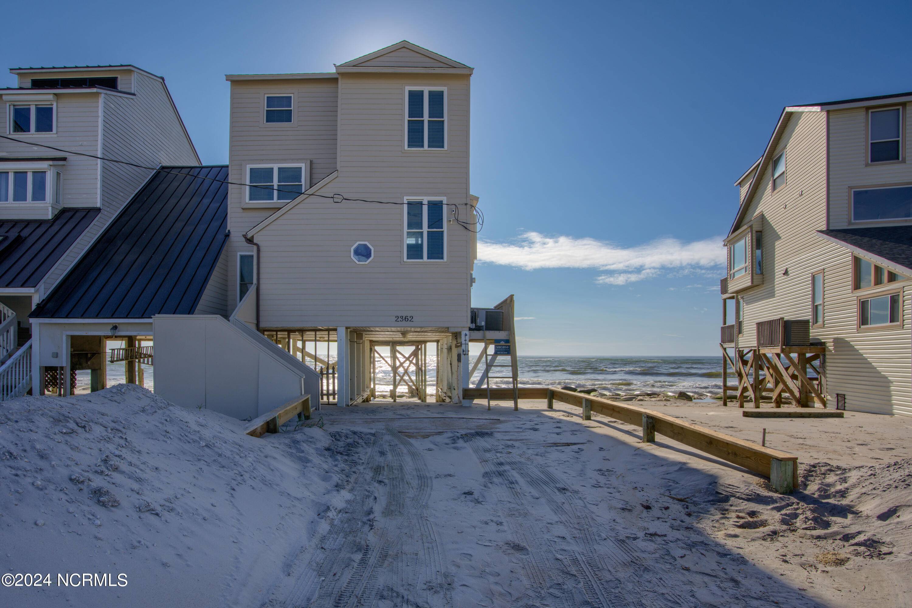 North Topsail Beach, NC 28460,2362 New River Inlet RD