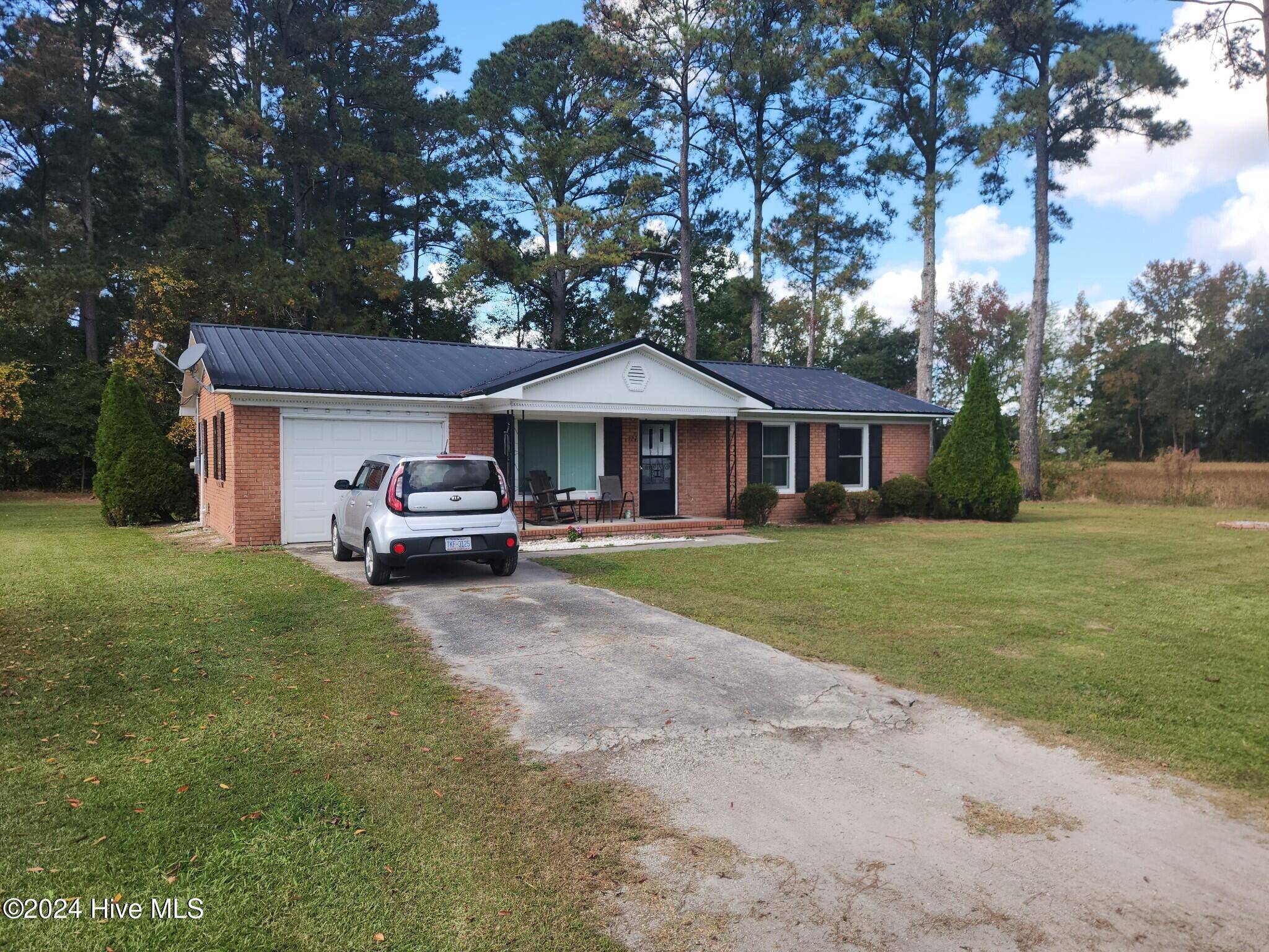 Cove City, NC 28523,127 B ST