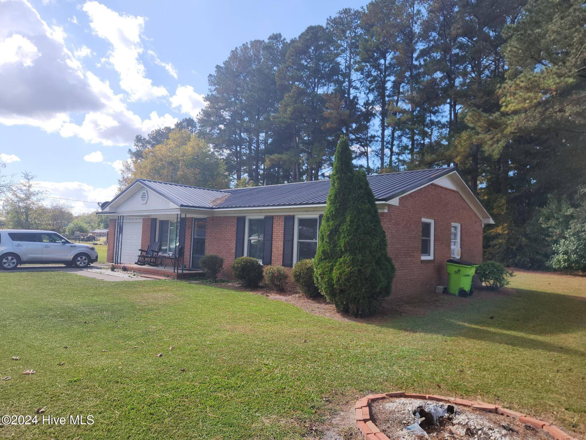 Cove City, NC 28523,127 B ST