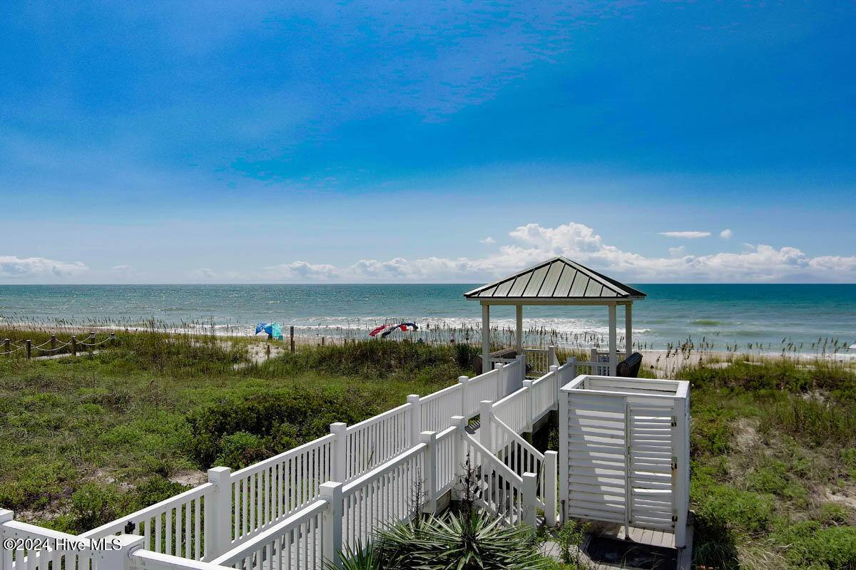 Emerald Isle, NC 28594,5715 Ocean DR