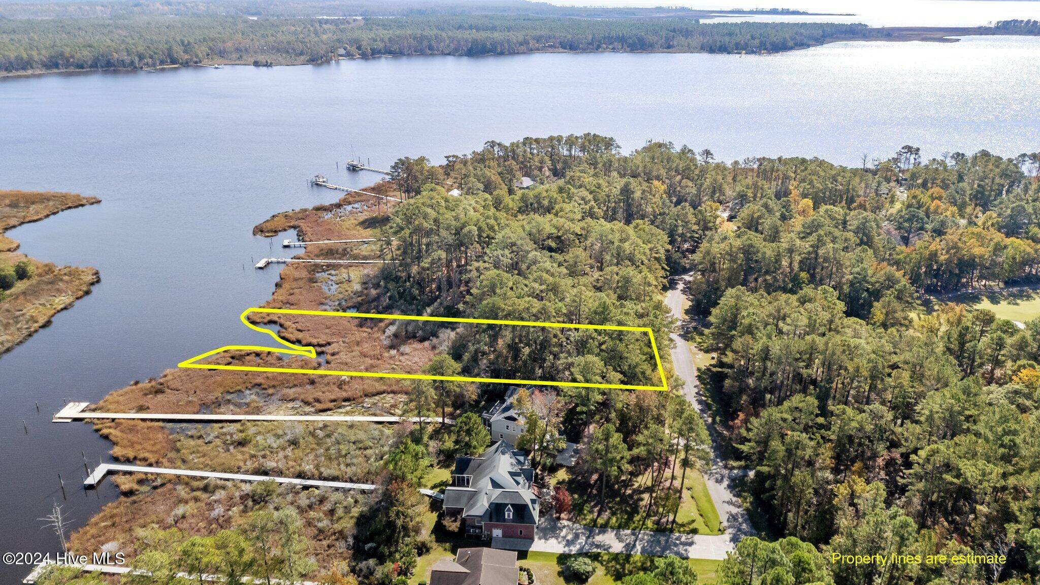 New Bern, NC 28560,1106 Harbour Pointe DR