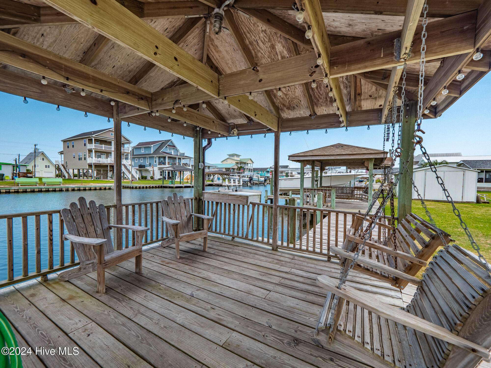 Surf City, NC 28445,6056 6th ST