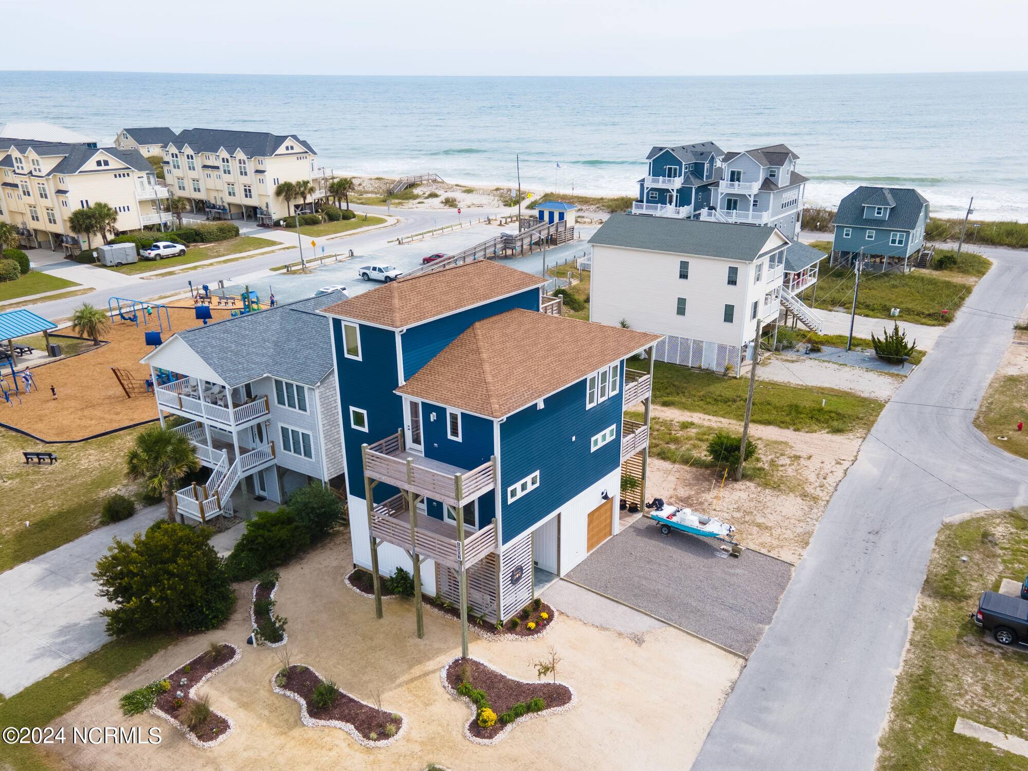 Surf City, NC 28445,1602 N New River DR