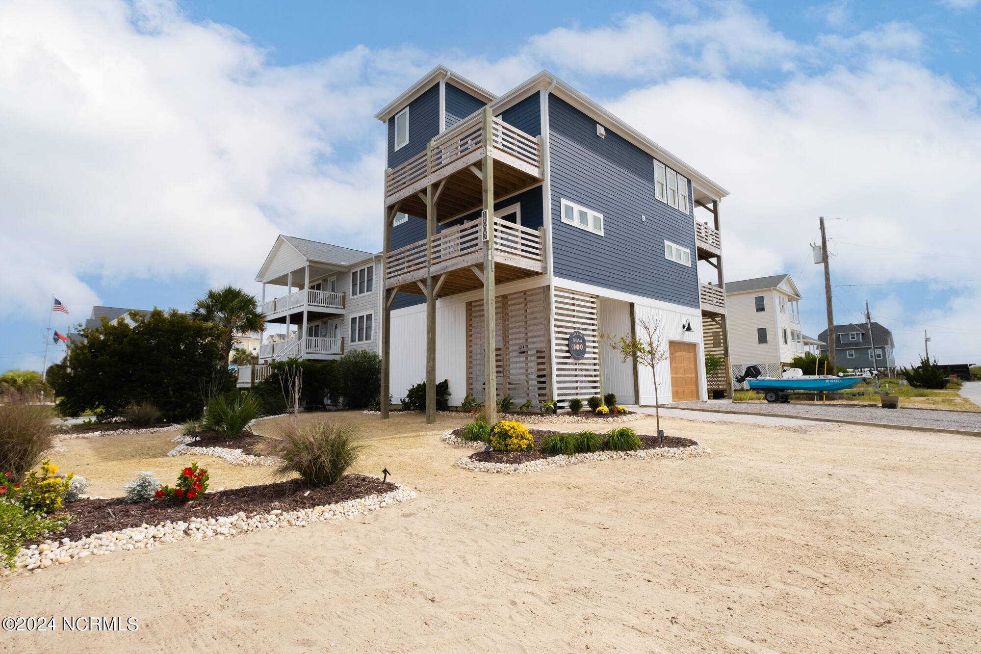 Surf City, NC 28445,1602 N New River DR